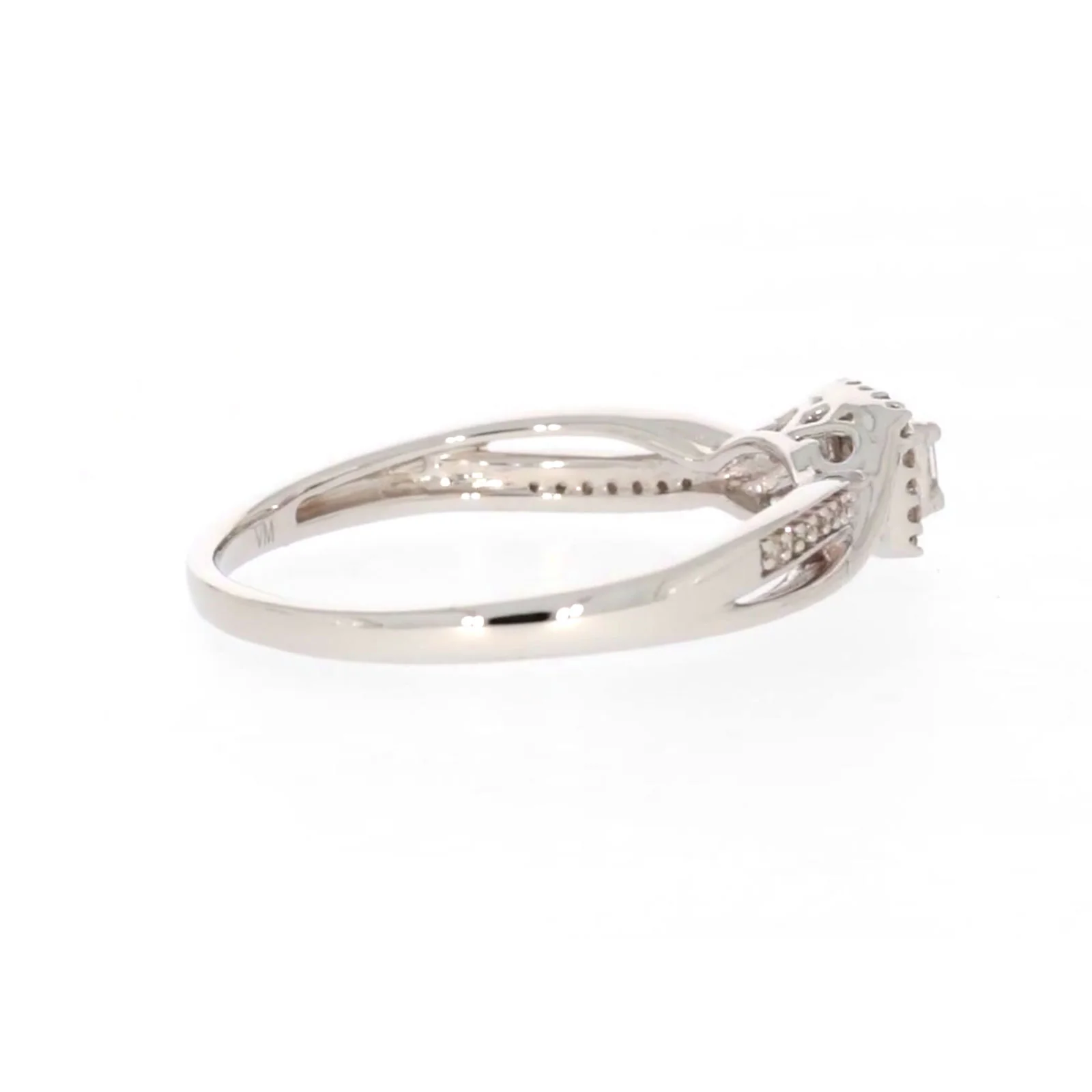 9ct White Gold Princess & Round Brilliant Cut 0.15 CARAT tw of Diamonds Ring - Image 52