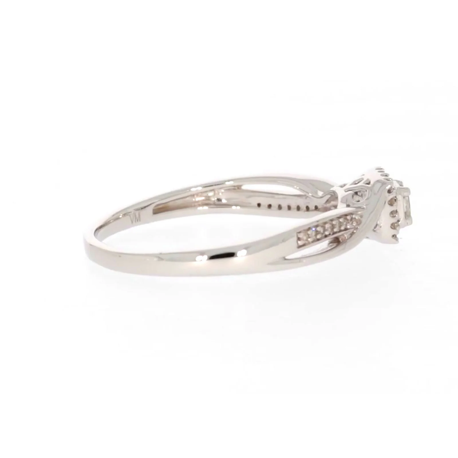 9ct White Gold Princess & Round Brilliant Cut 0.15 CARAT tw of Diamonds Ring - Image 55