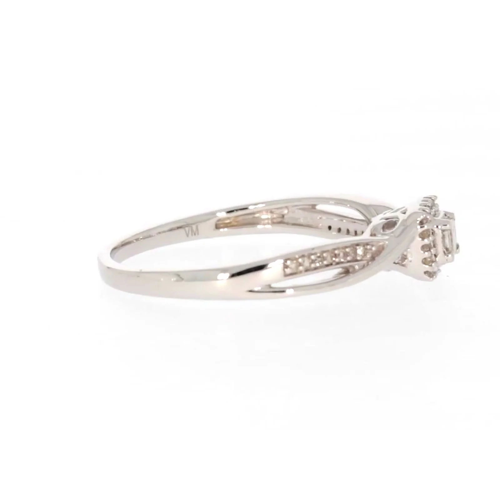 9ct White Gold Princess & Round Brilliant Cut 0.15 CARAT tw of Diamonds Ring - Image 59