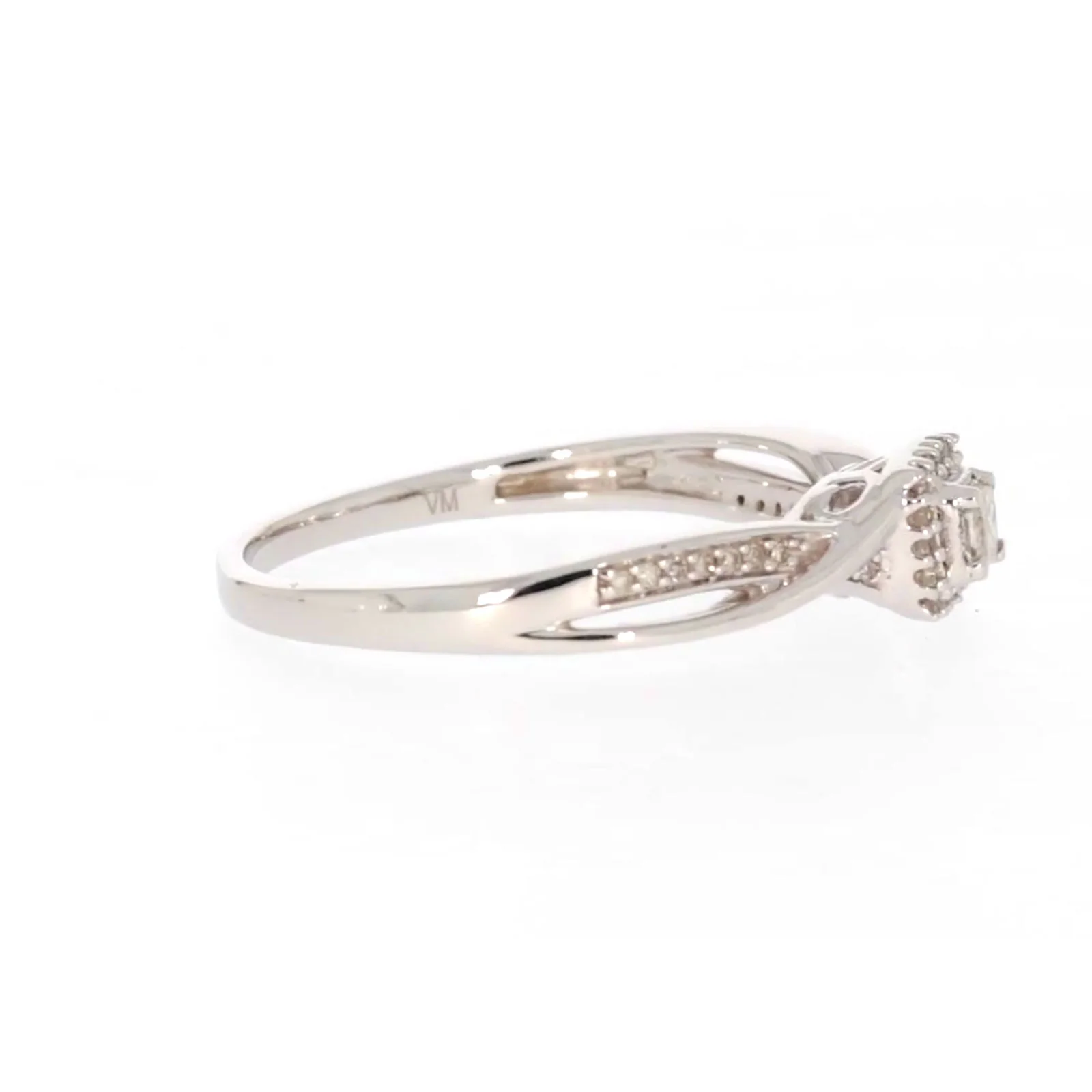 9ct White Gold Princess & Round Brilliant Cut 0.15 CARAT tw of Diamonds Ring - Image 60