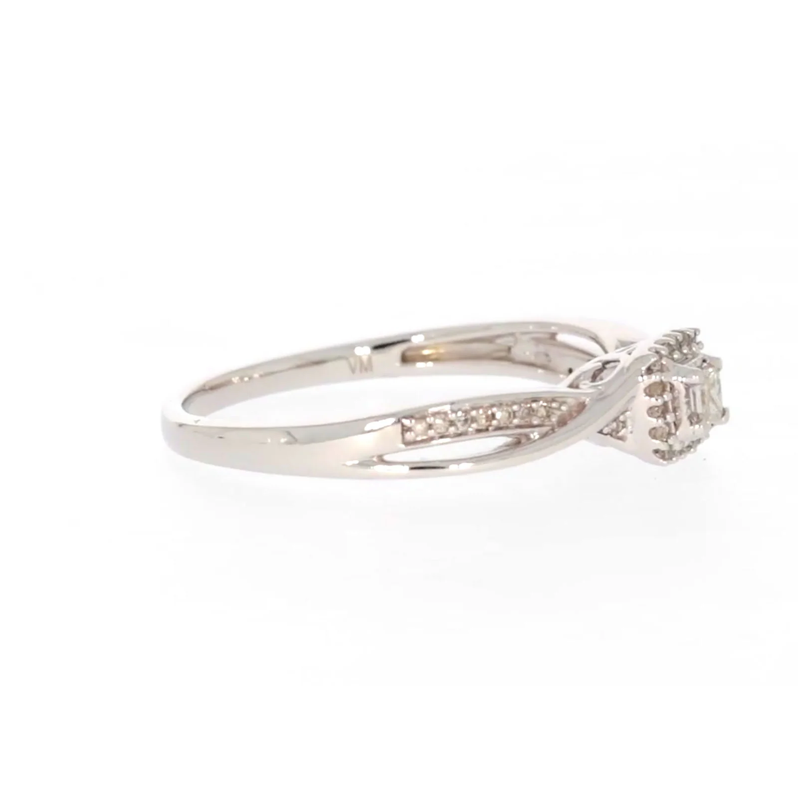 9ct White Gold Princess & Round Brilliant Cut 0.15 CARAT tw of Diamonds Ring - Image 62