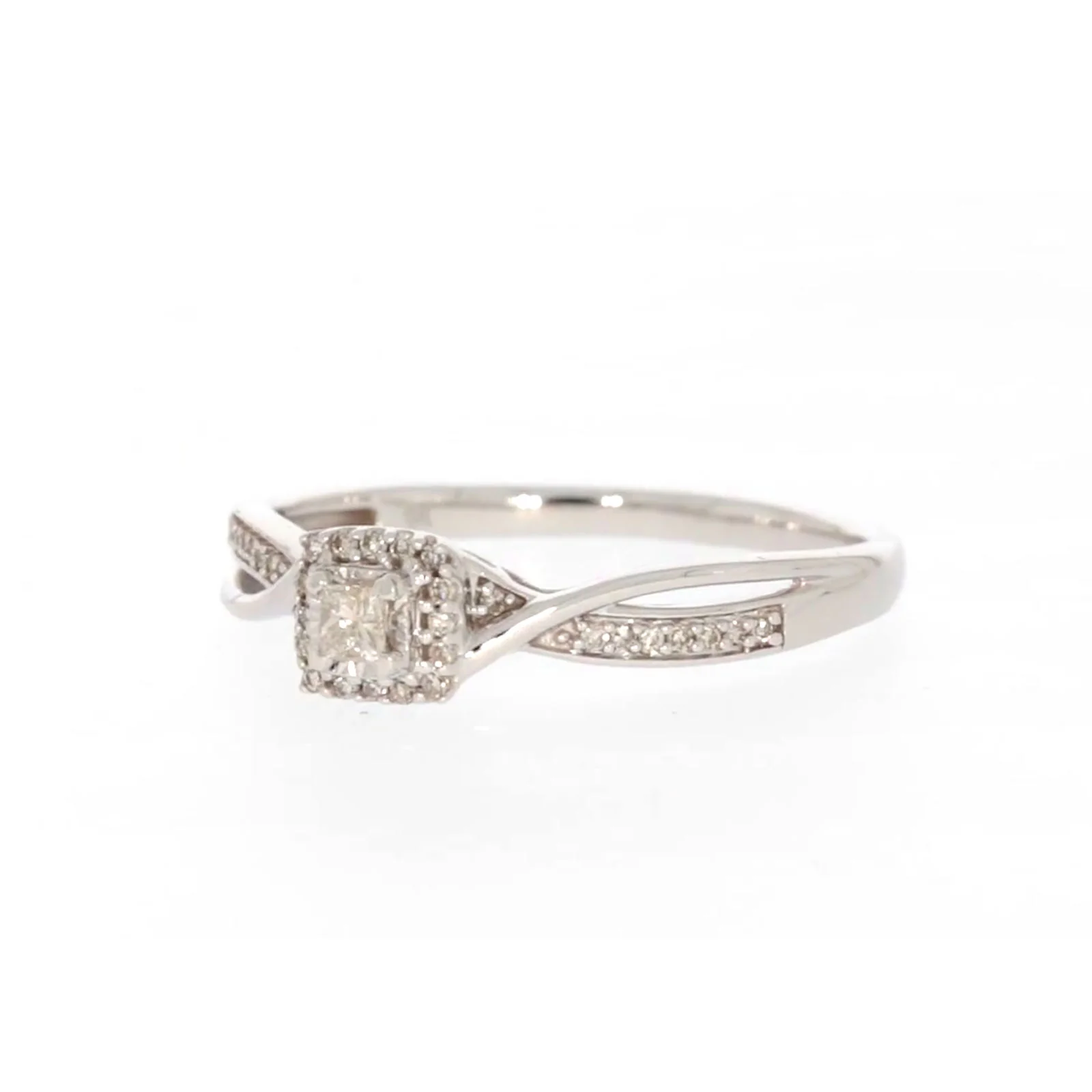 9ct White Gold Princess & Round Brilliant Cut 0.15 CARAT tw of Diamonds Ring - Image 7