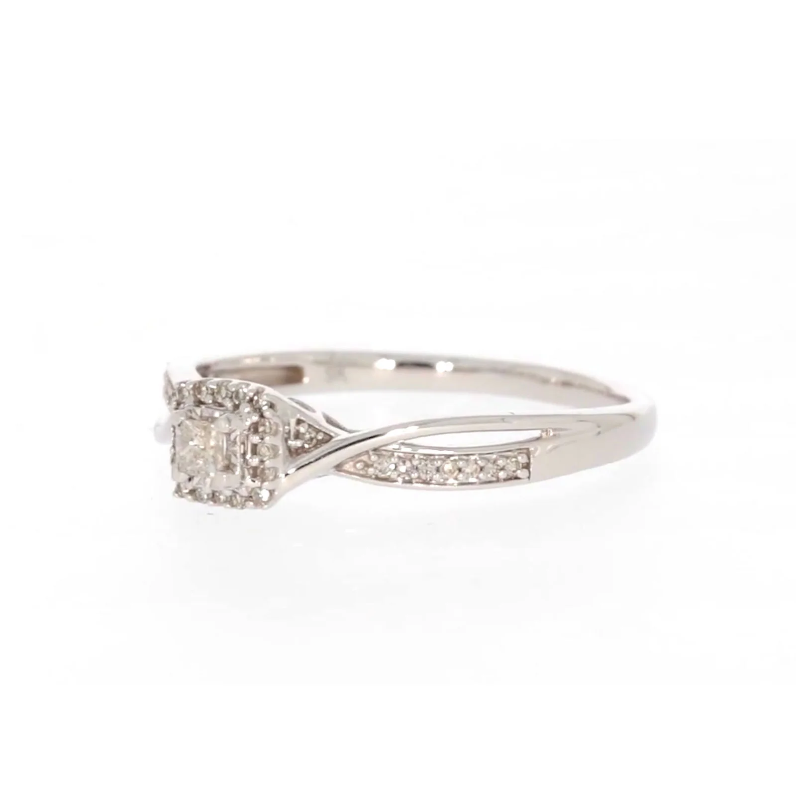 9ct White Gold Princess & Round Brilliant Cut 0.15 CARAT tw of Diamonds Ring - Image 9