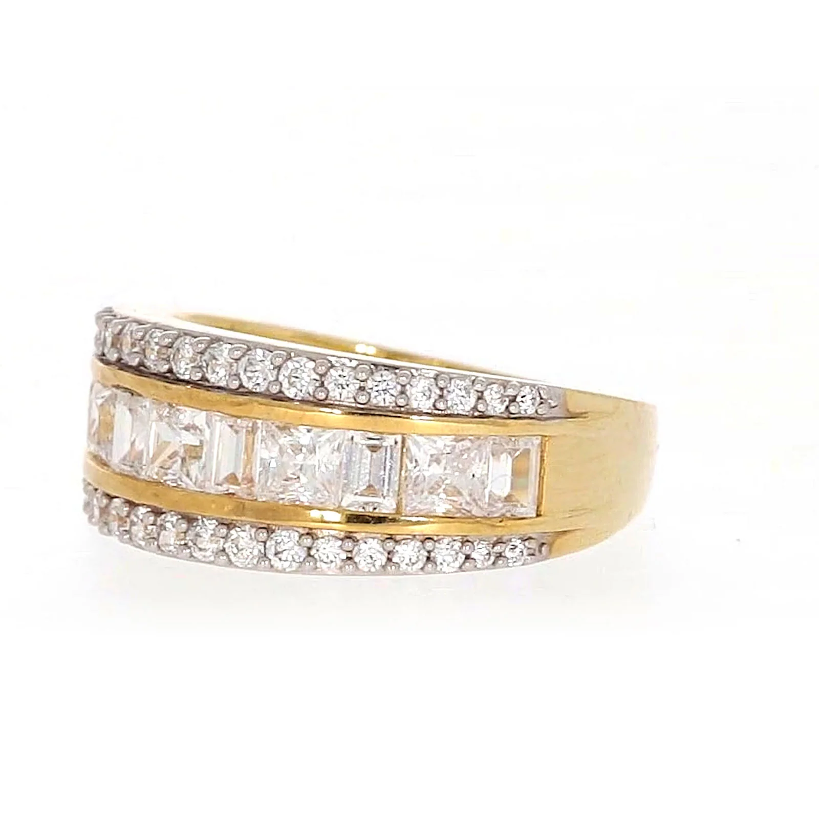 HUSH 9ct Yellow Gold Round Brilliant Cut 1 1/2 CARAT tw of Diamond Simulants Ring - Image 10