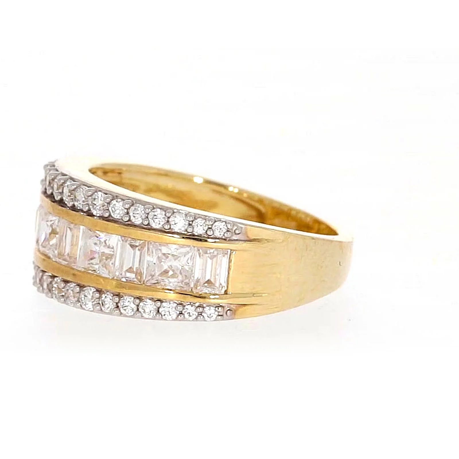 HUSH 9ct Yellow Gold Round Brilliant Cut 1 1/2 CARAT tw of Diamond Simulants Ring - Image 15