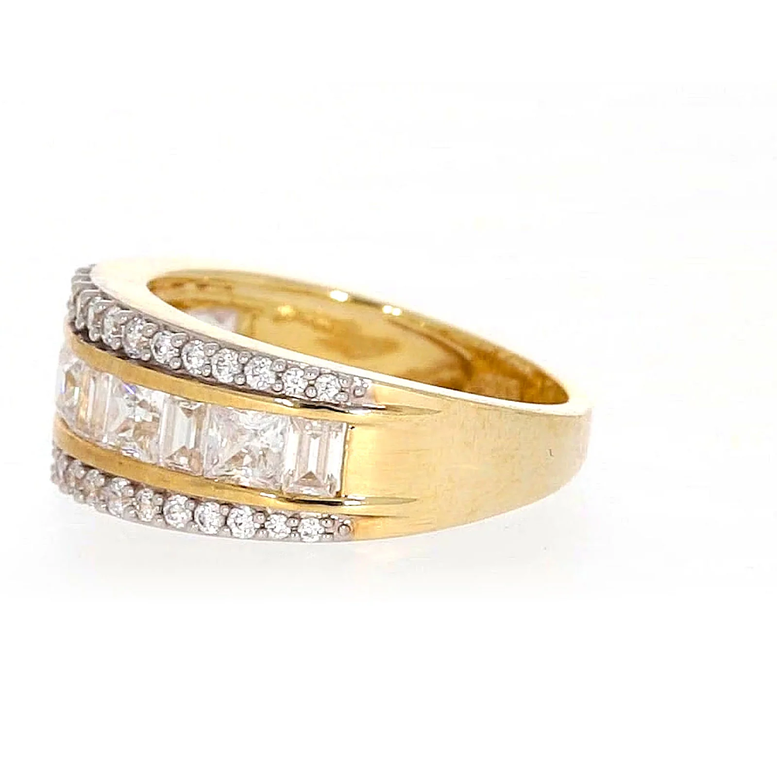 HUSH 9ct Yellow Gold Round Brilliant Cut 1 1/2 CARAT tw of Diamond Simulants Ring - Image 17
