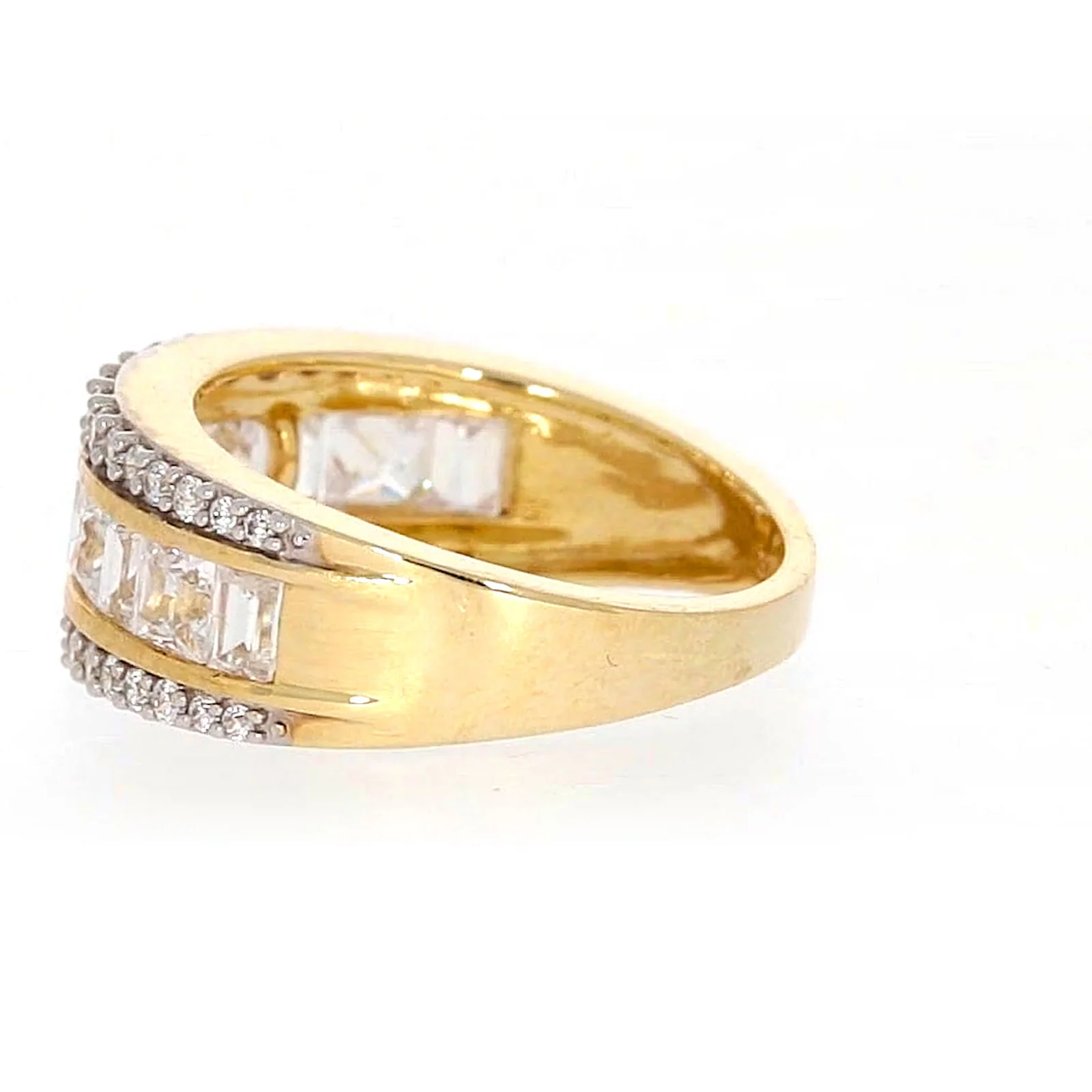 HUSH 9ct Yellow Gold Round Brilliant Cut 1 1/2 CARAT tw of Diamond Simulants Ring - Image 23