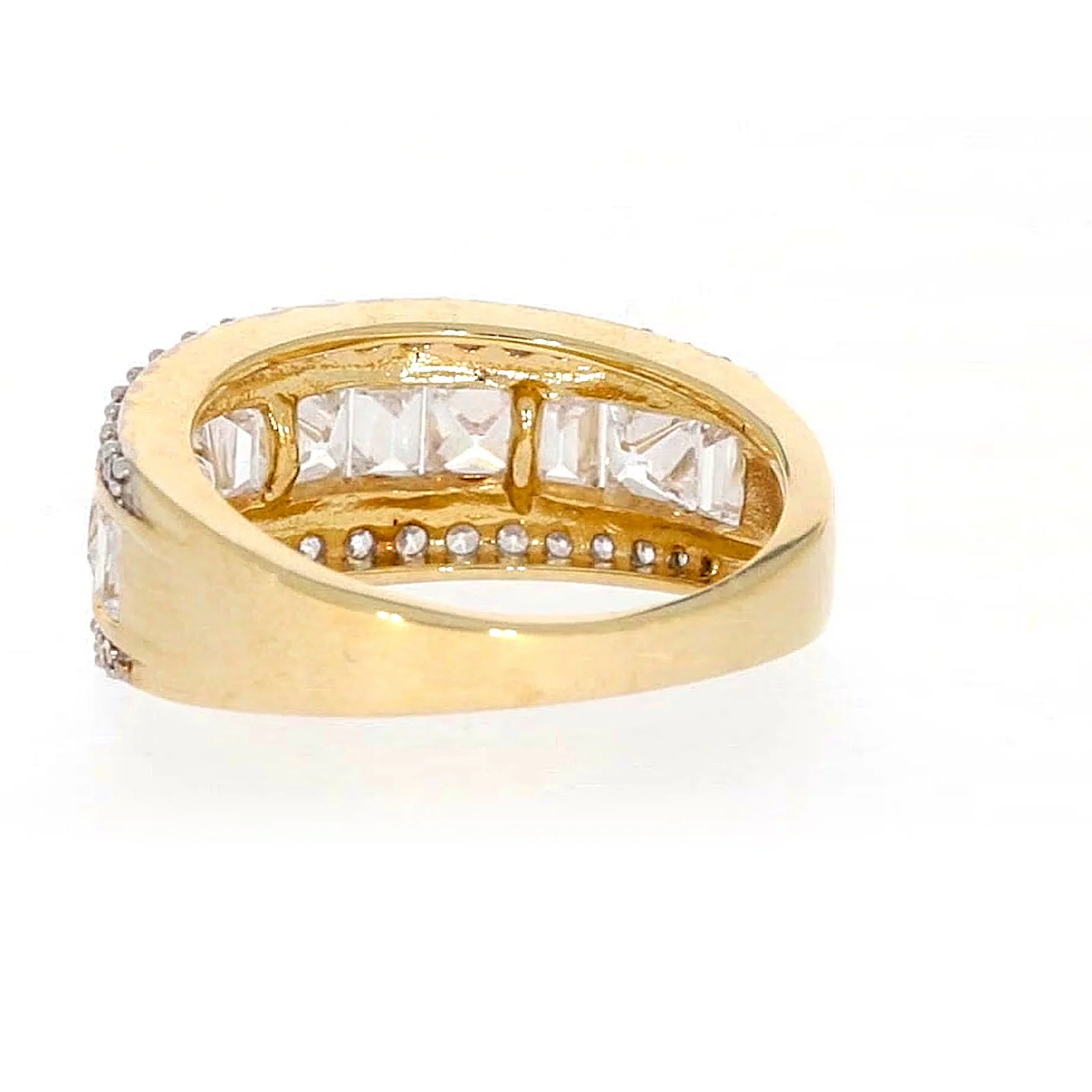 HUSH 9ct Yellow Gold Round Brilliant Cut 1 1/2 CARAT tw of Diamond Simulants Ring - Image 32
