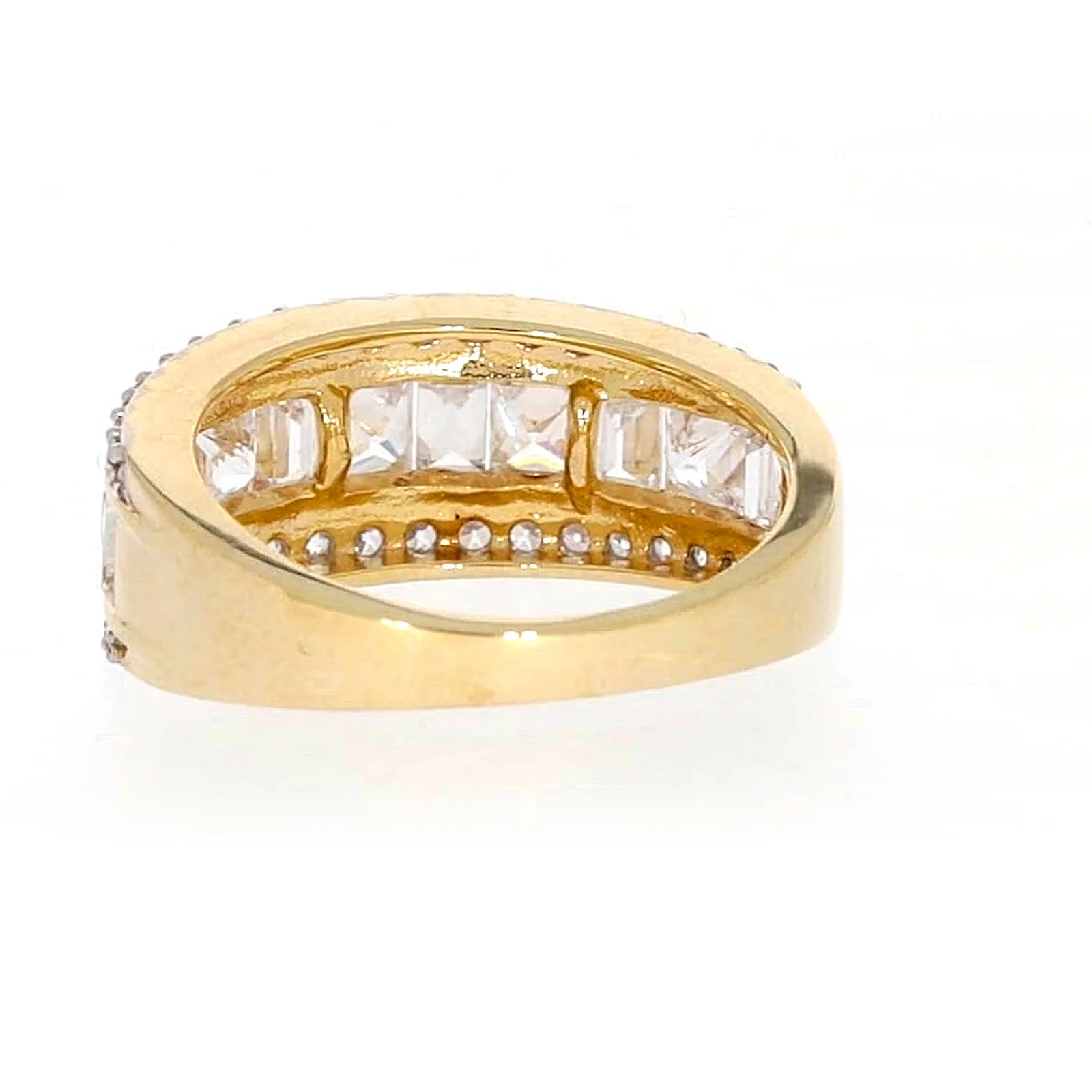 HUSH 9ct Yellow Gold Round Brilliant Cut 1 1/2 CARAT tw of Diamond Simulants Ring - Image 34