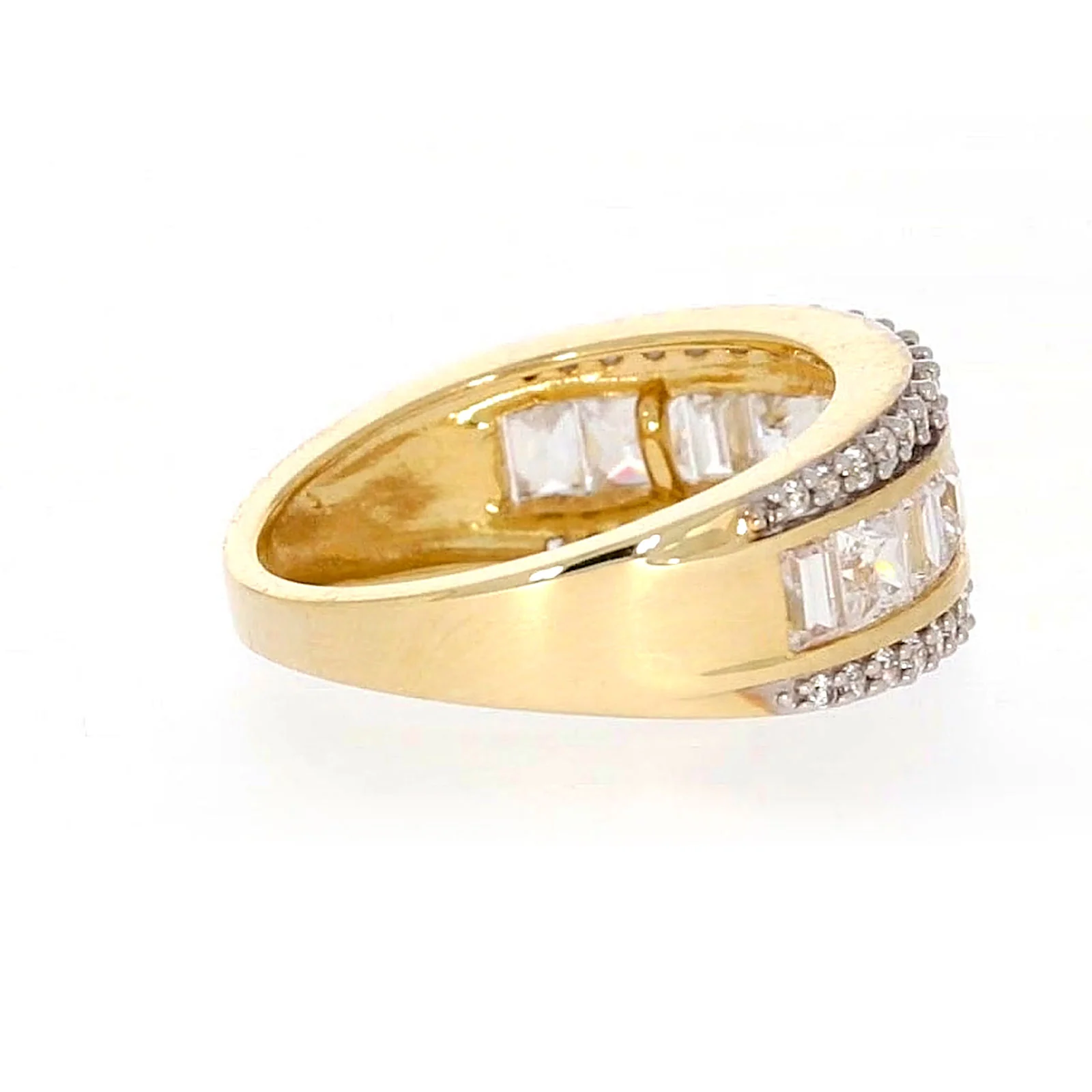 HUSH 9ct Yellow Gold Round Brilliant Cut 1 1/2 CARAT tw of Diamond Simulants Ring - Image 52