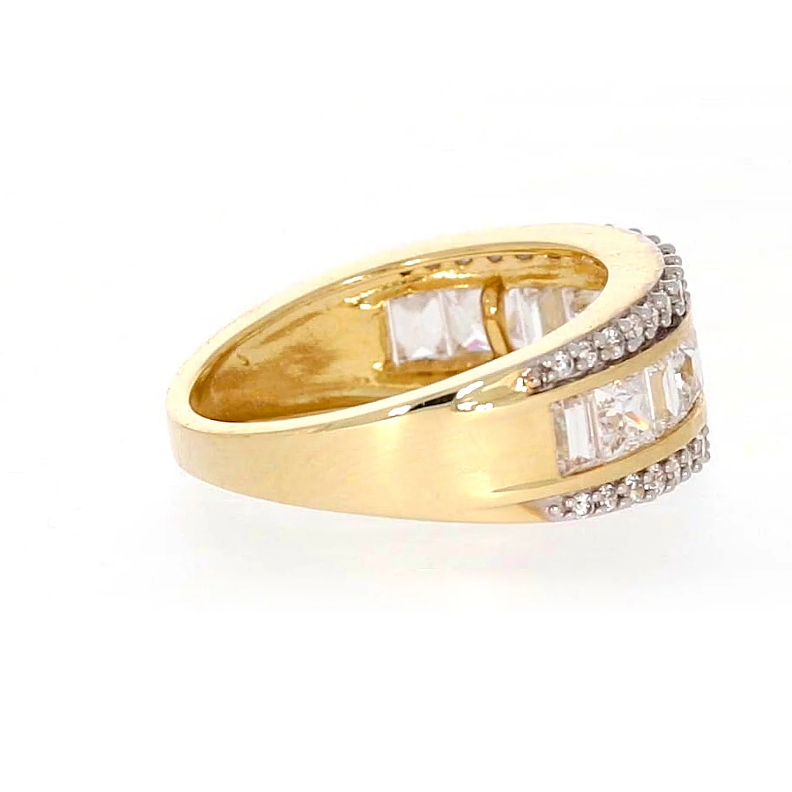 HUSH 9ct Yellow Gold Round Brilliant Cut 1 1/2 CARAT tw of Diamond Simulants Ring - Image 53