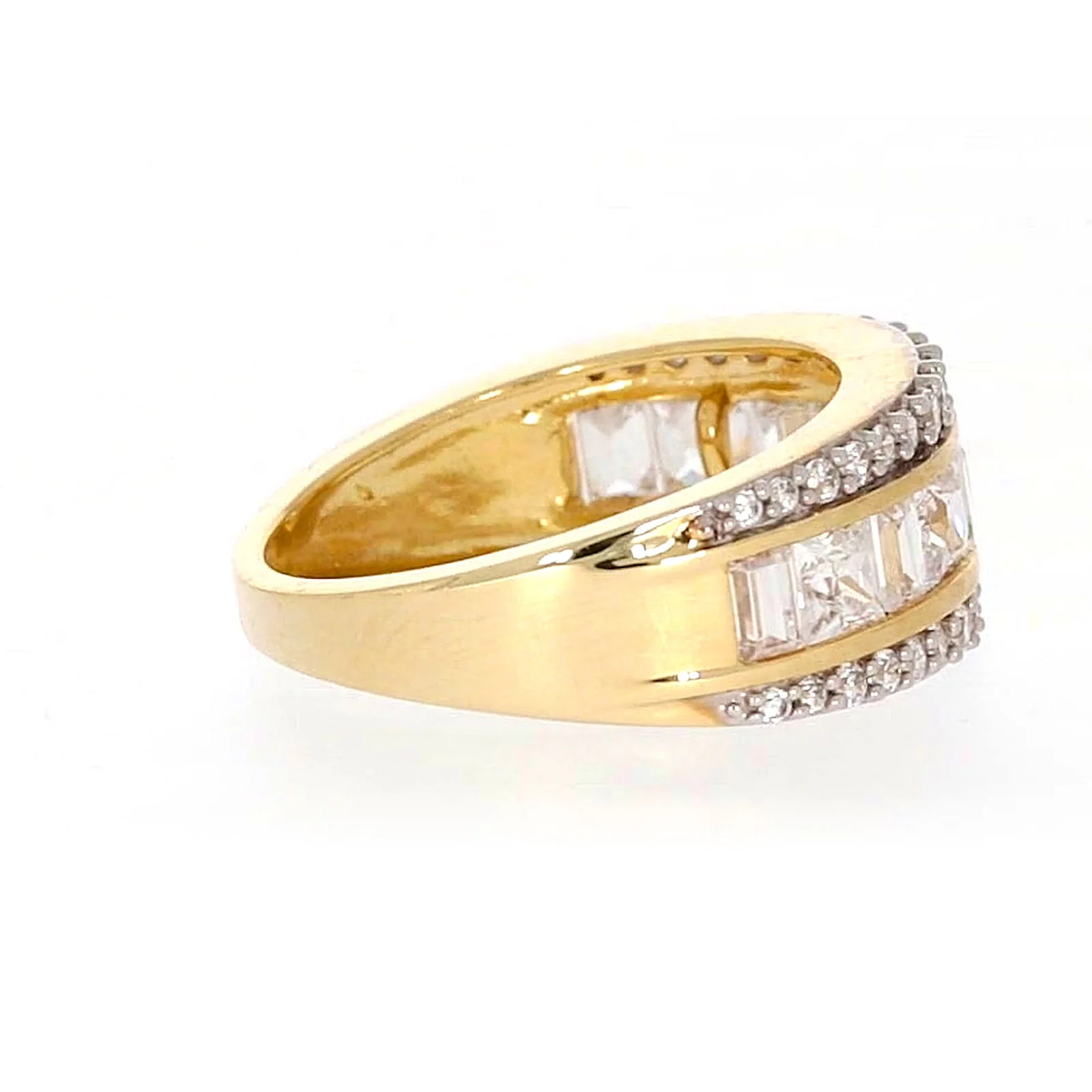 HUSH 9ct Yellow Gold Round Brilliant Cut 1 1/2 CARAT tw of Diamond Simulants Ring - Image 54