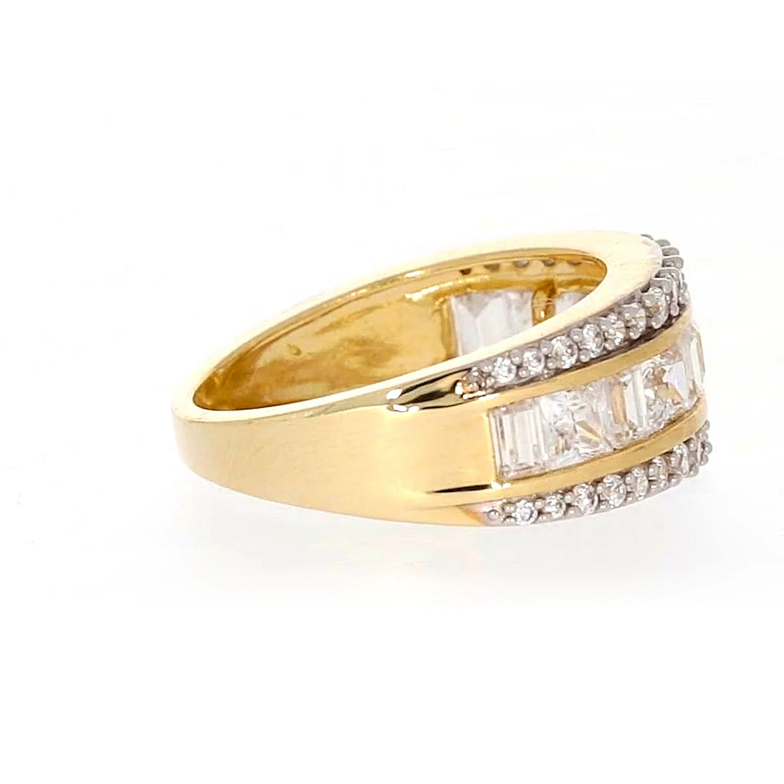 HUSH 9ct Yellow Gold Round Brilliant Cut 1 1/2 CARAT tw of Diamond Simulants Ring - Image 56