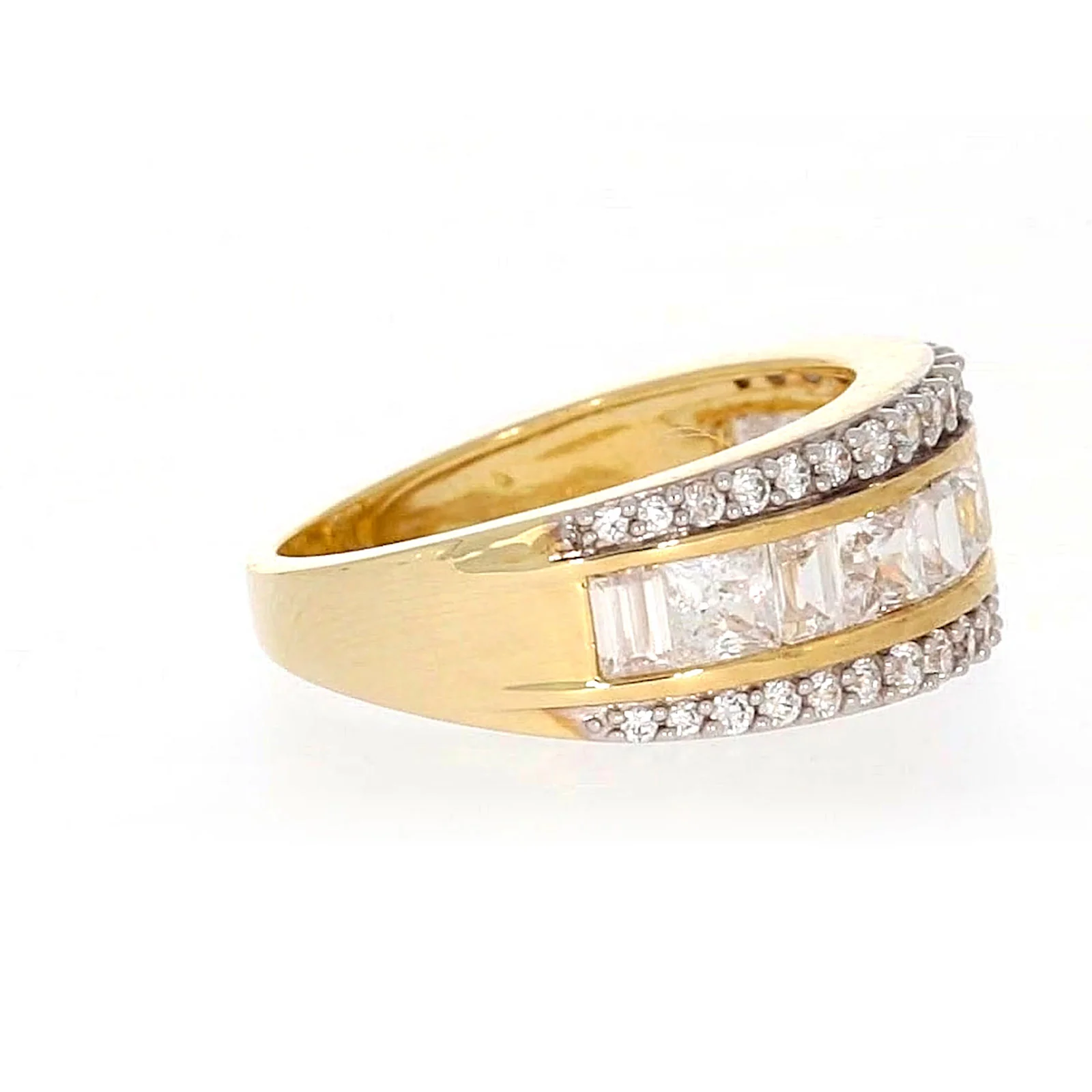 HUSH 9ct Yellow Gold Round Brilliant Cut 1 1/2 CARAT tw of Diamond Simulants Ring - Image 59