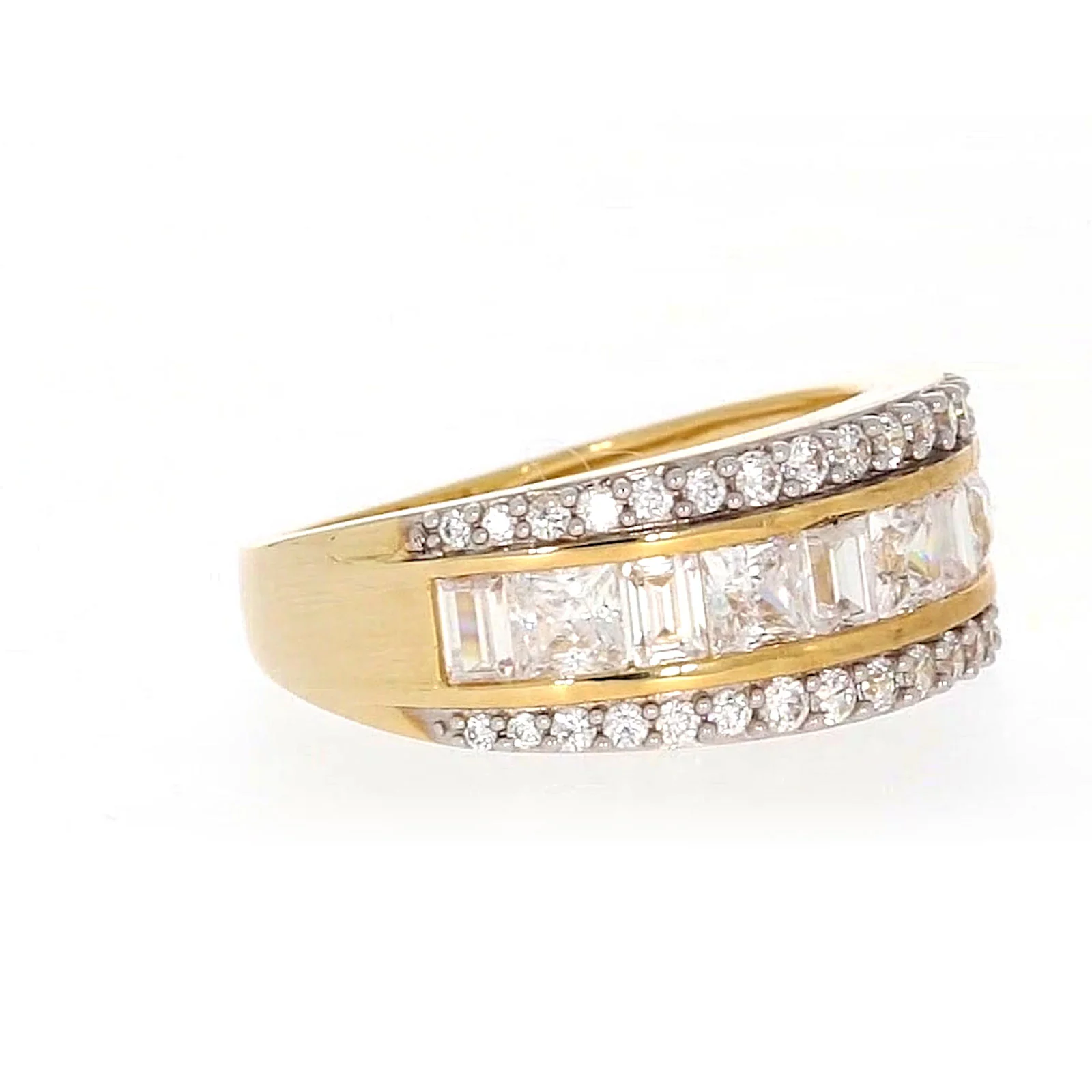 HUSH 9ct Yellow Gold Round Brilliant Cut 1 1/2 CARAT tw of Diamond Simulants Ring - Image 64