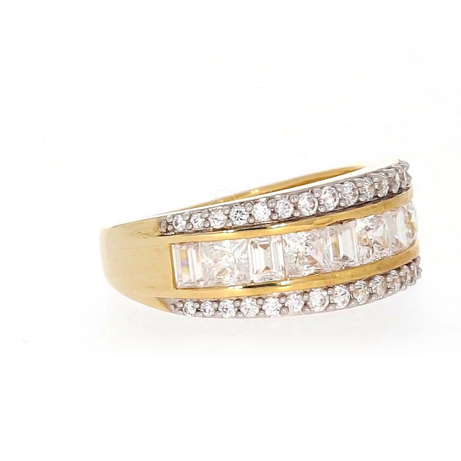 HUSH 9ct Yellow Gold Round Brilliant Cut 1 1/2 CARAT tw of Diamond Simulants Ring - Image 65