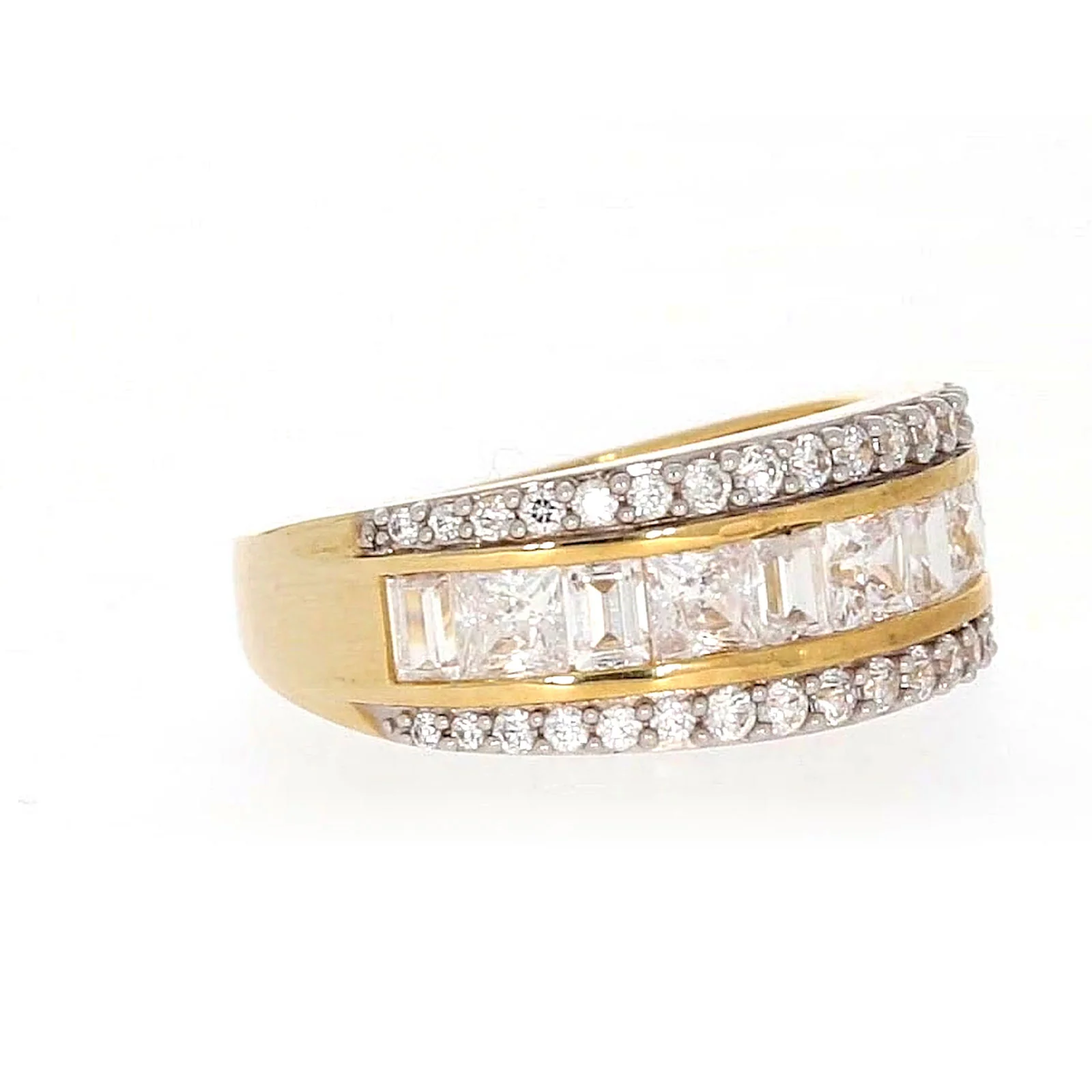 HUSH 9ct Yellow Gold Round Brilliant Cut 1 1/2 CARAT tw of Diamond Simulants Ring - Image 66