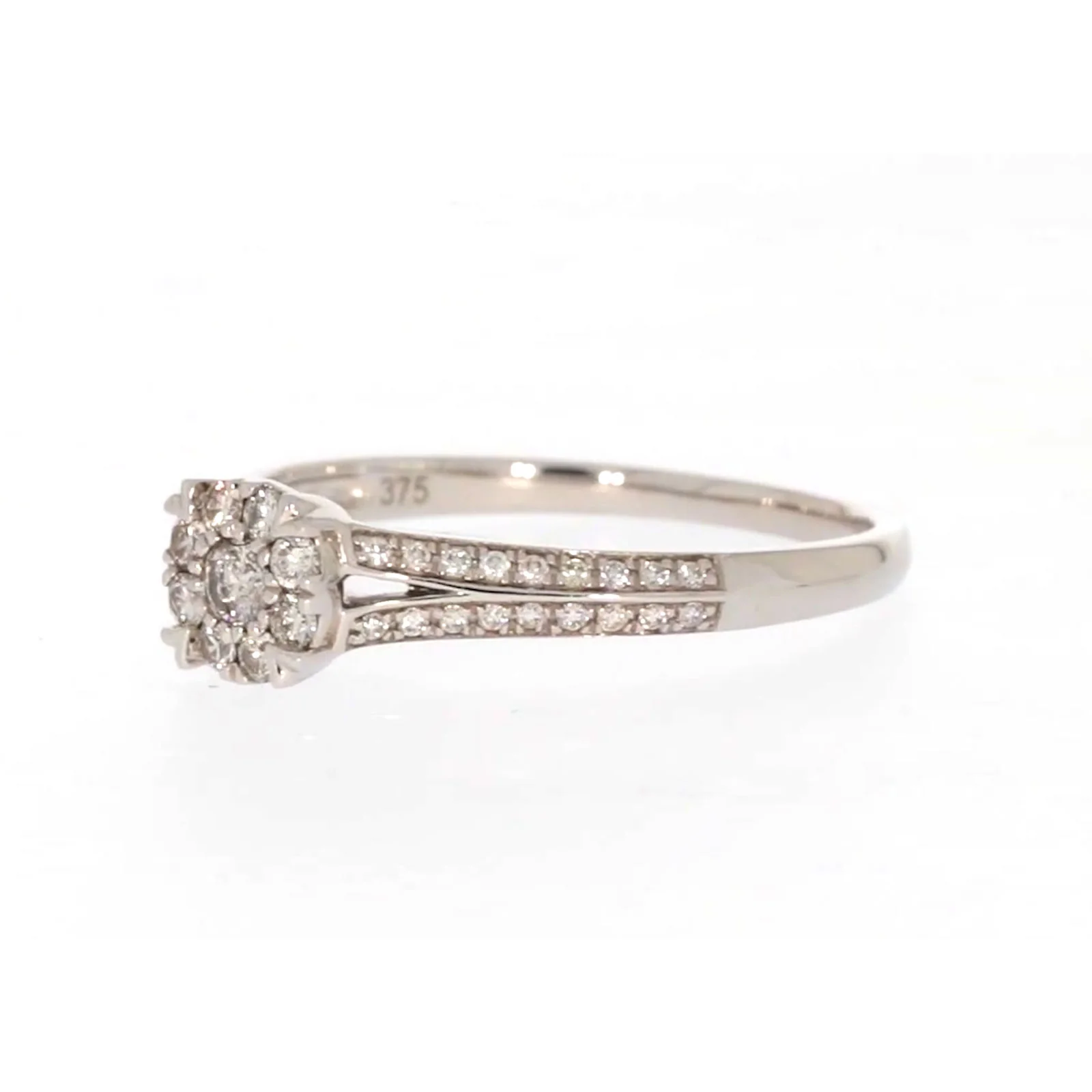 9ct White Gold Round Brilliant Cut 0.35 CARAT tw of Diamonds Ring - Image 10