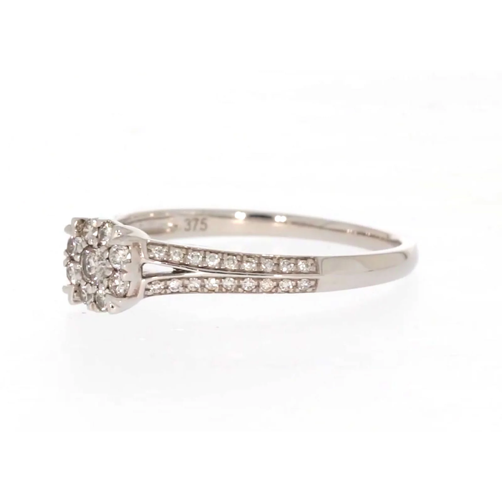 9ct White Gold Round Brilliant Cut 0.35 CARAT tw of Diamonds Ring - Image 11