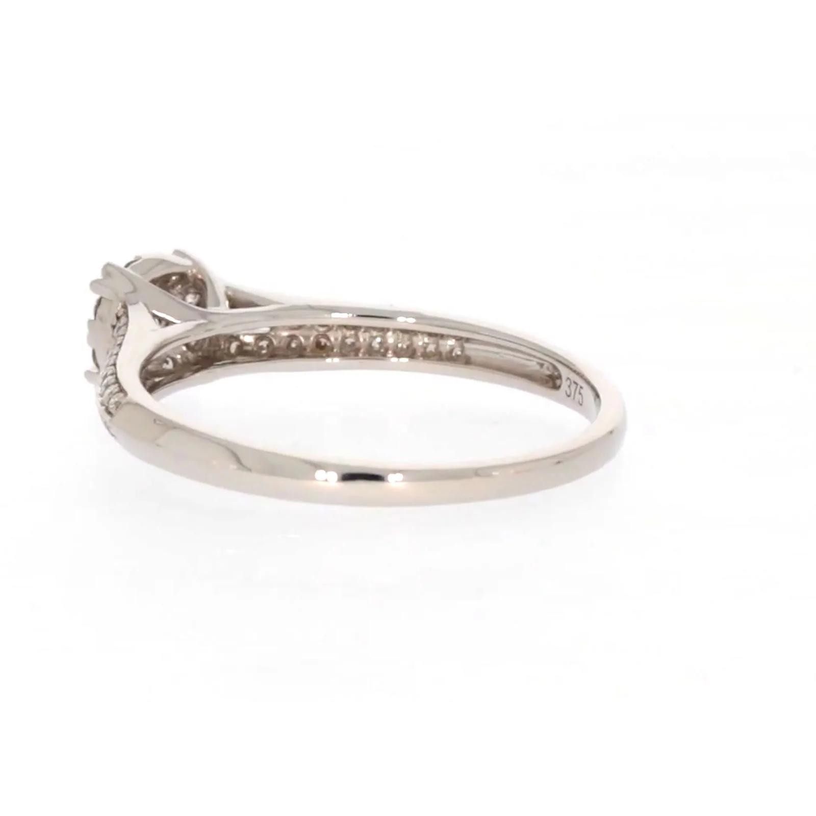 9ct White Gold Round Brilliant Cut 0.35 CARAT tw of Diamonds Ring - Image 30
