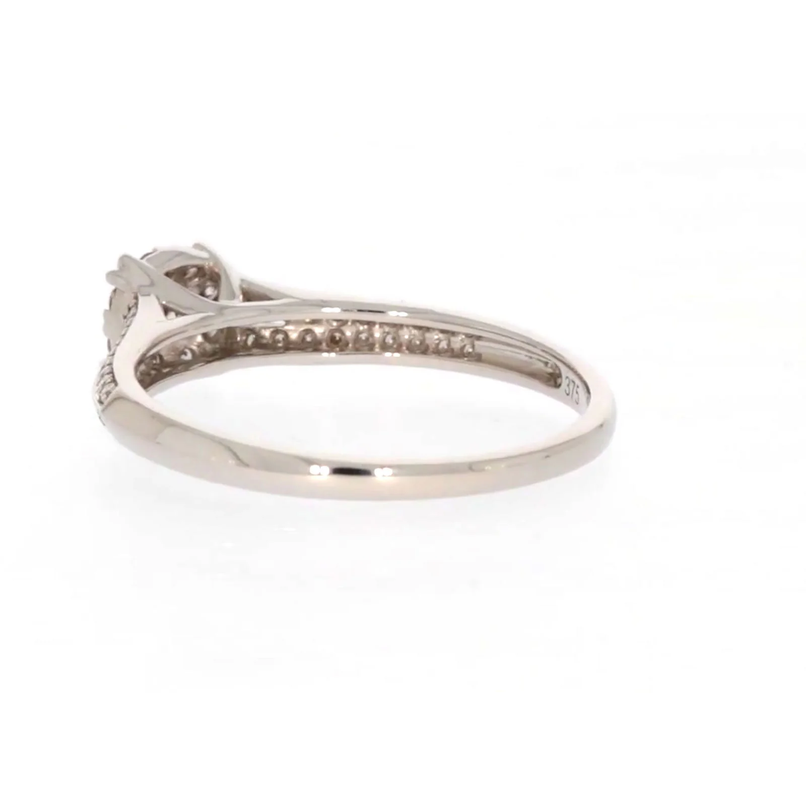 9ct White Gold Round Brilliant Cut 0.35 CARAT tw of Diamonds Ring - Image 31