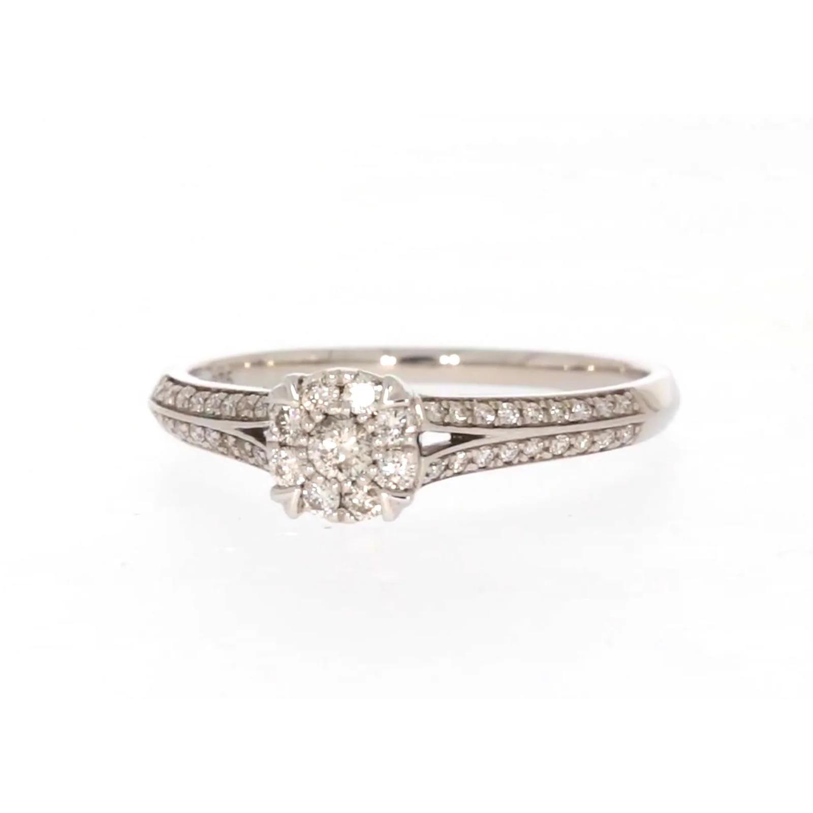 9ct White Gold Round Brilliant Cut 0.35 CARAT tw of Diamonds Ring - Image 4