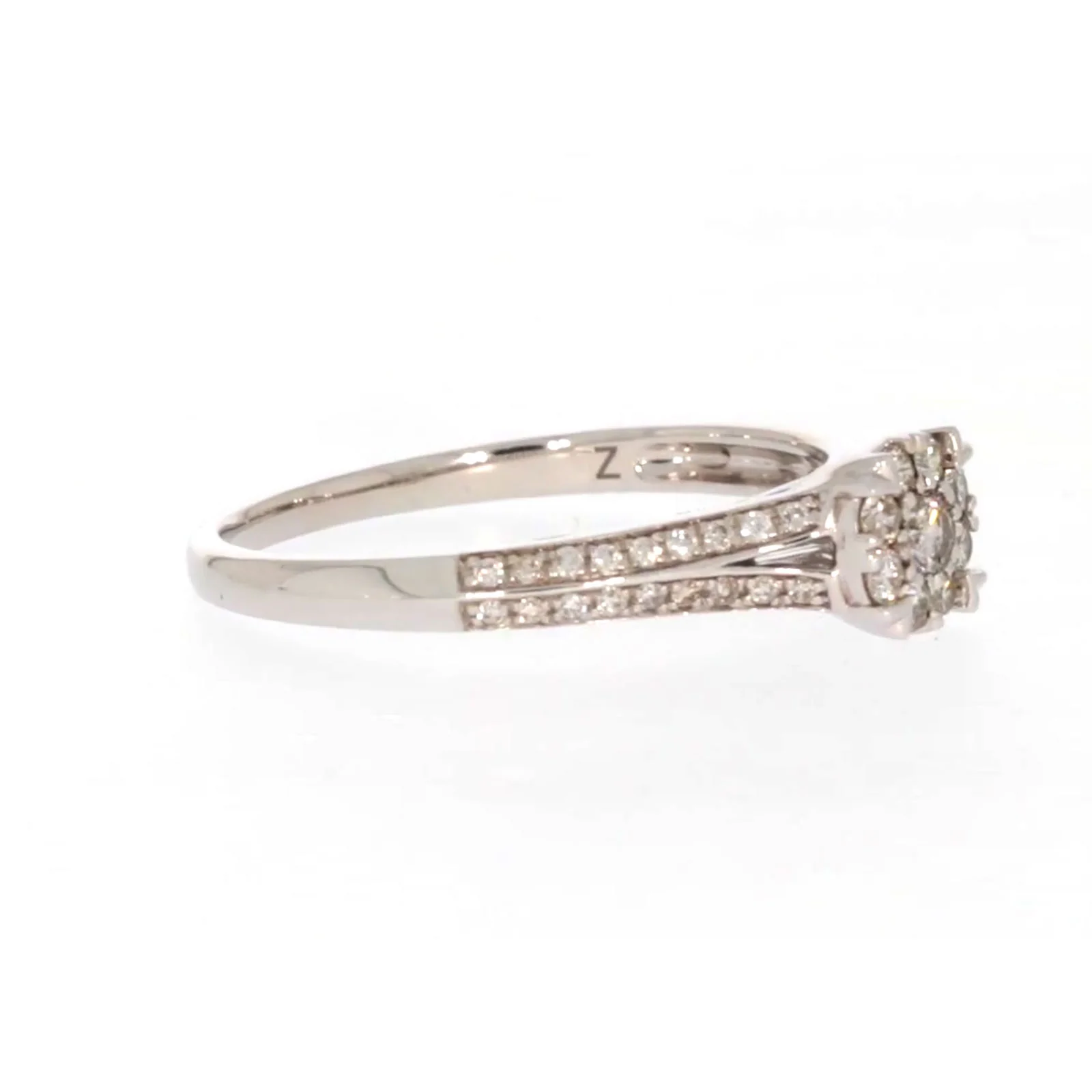 9ct White Gold Round Brilliant Cut 0.35 CARAT tw of Diamonds Ring - Image 64