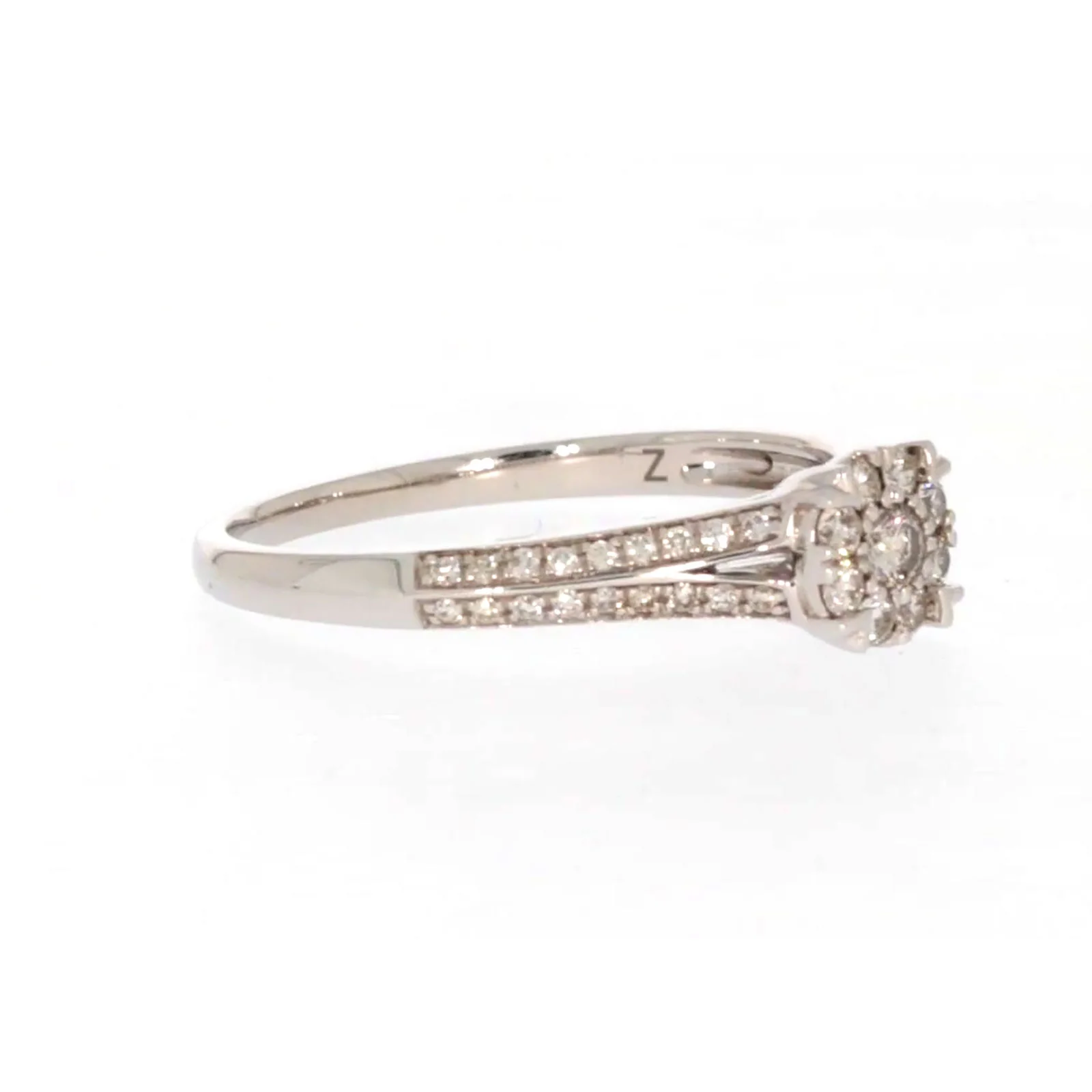 9ct White Gold Round Brilliant Cut 0.35 CARAT tw of Diamonds Ring - Image 66