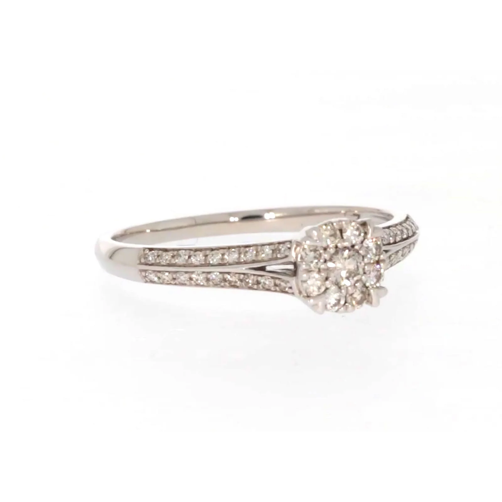 9ct White Gold Round Brilliant Cut 0.35 CARAT tw of Diamonds Ring - Image 71