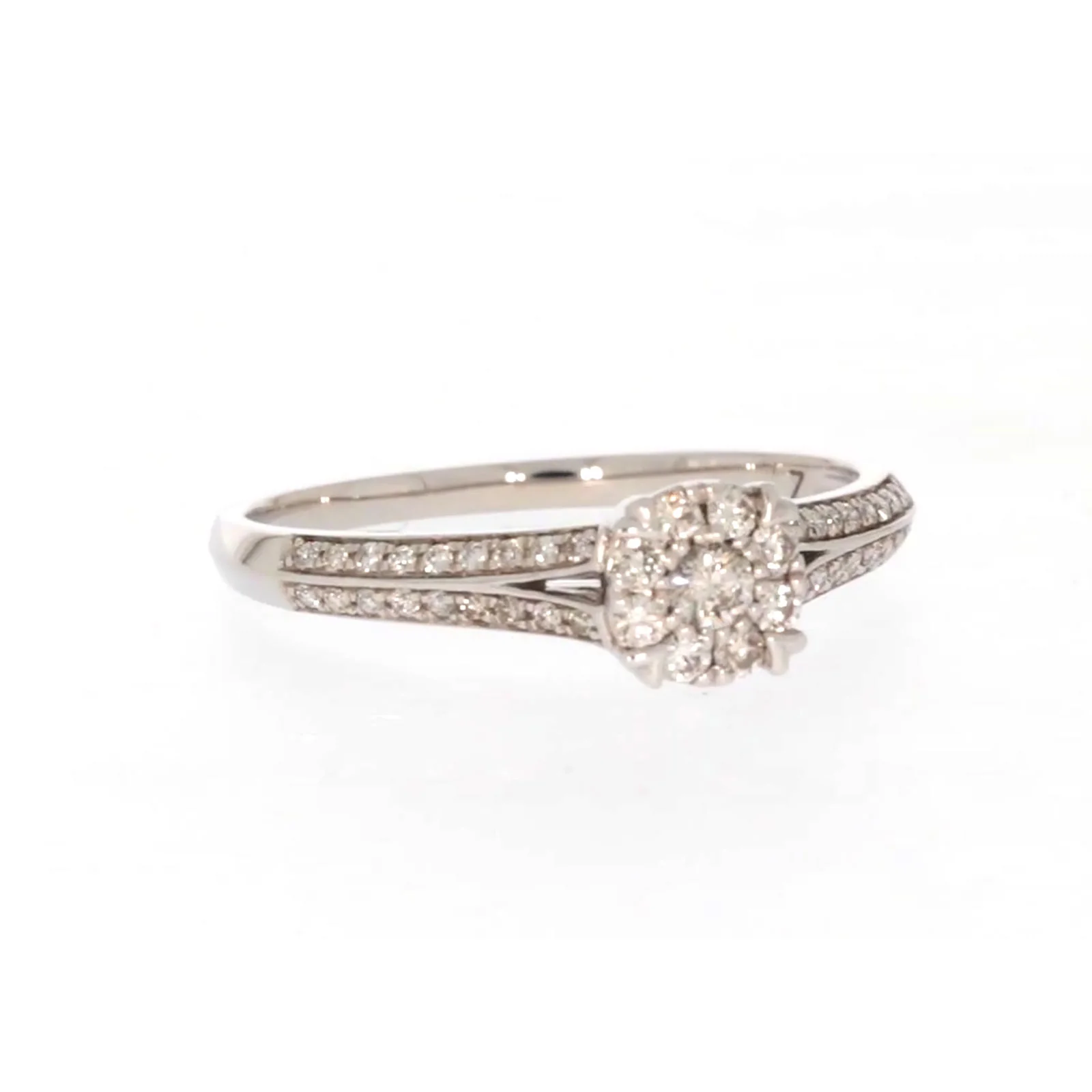 9ct White Gold Round Brilliant Cut 0.35 CARAT tw of Diamonds Ring - Image 72
