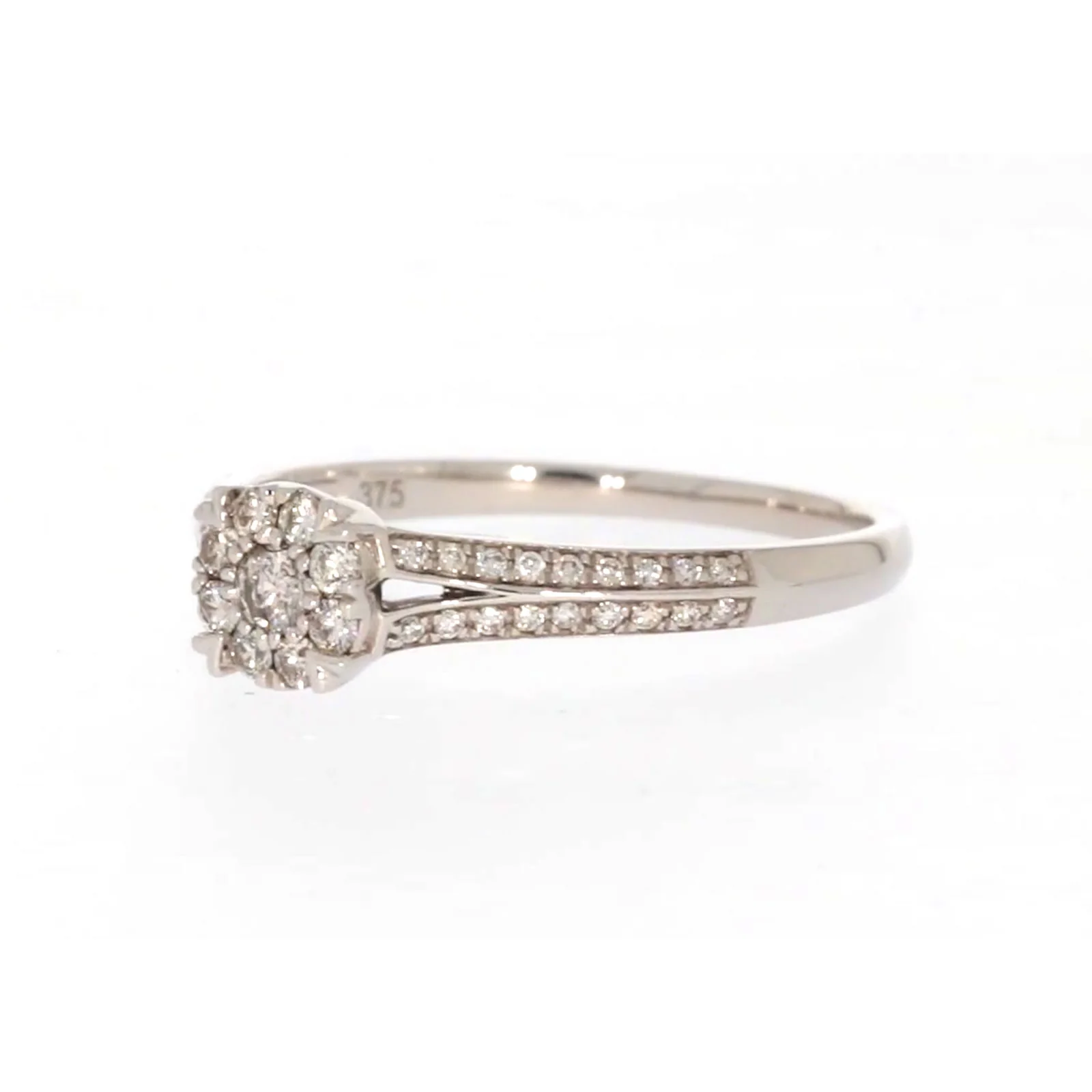 9ct White Gold Round Brilliant Cut 0.35 CARAT tw of Diamonds Ring - Image 9