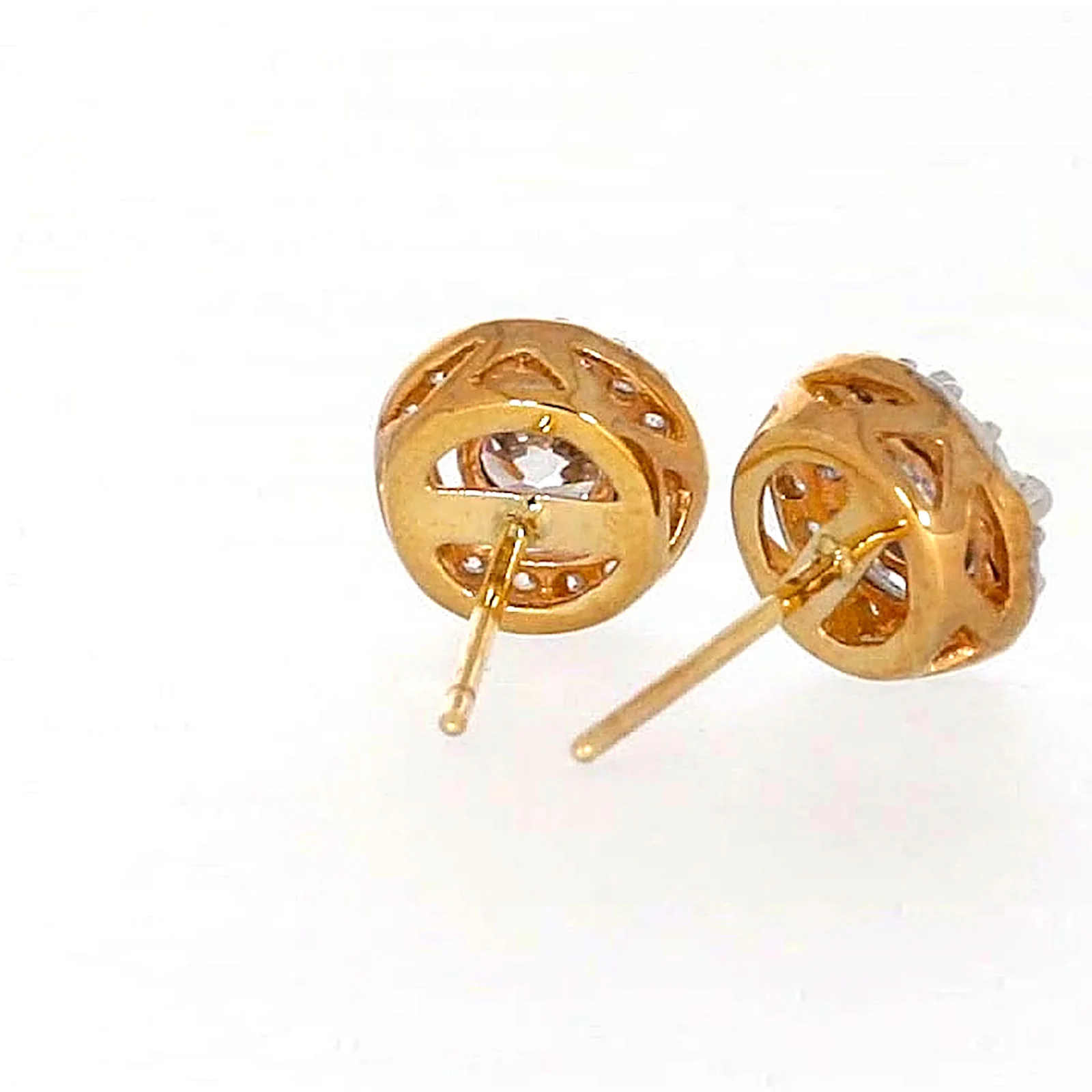 HUSH 9ct Yellow Gold Round Brilliant Cut with 0.60 CARAT tw of Diamond Simulants Stud Earrings - Image 46