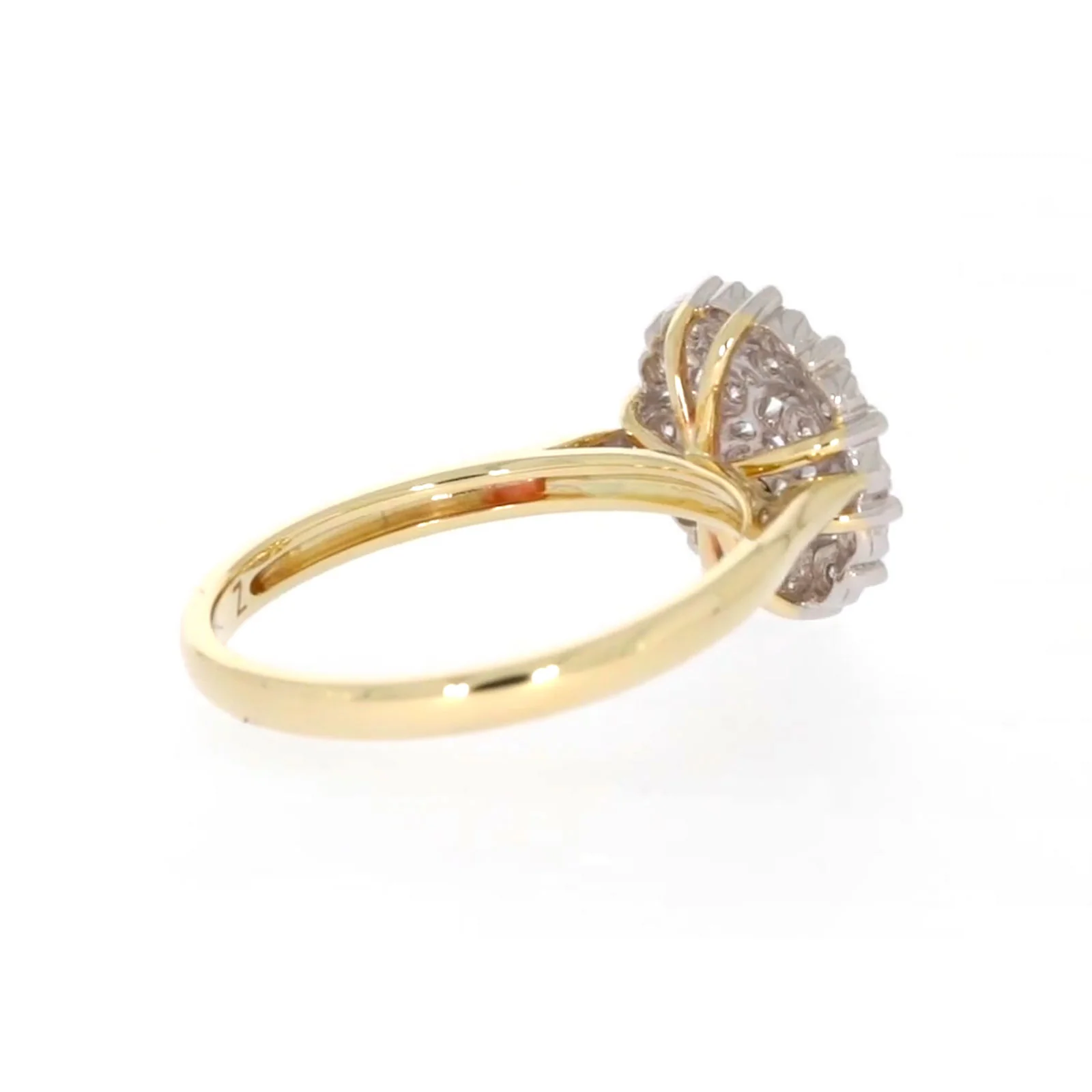9ct Two Tone Gold Round Brilliant Cut 0.10 CARAT tw of Diamonds Ring - Image 49