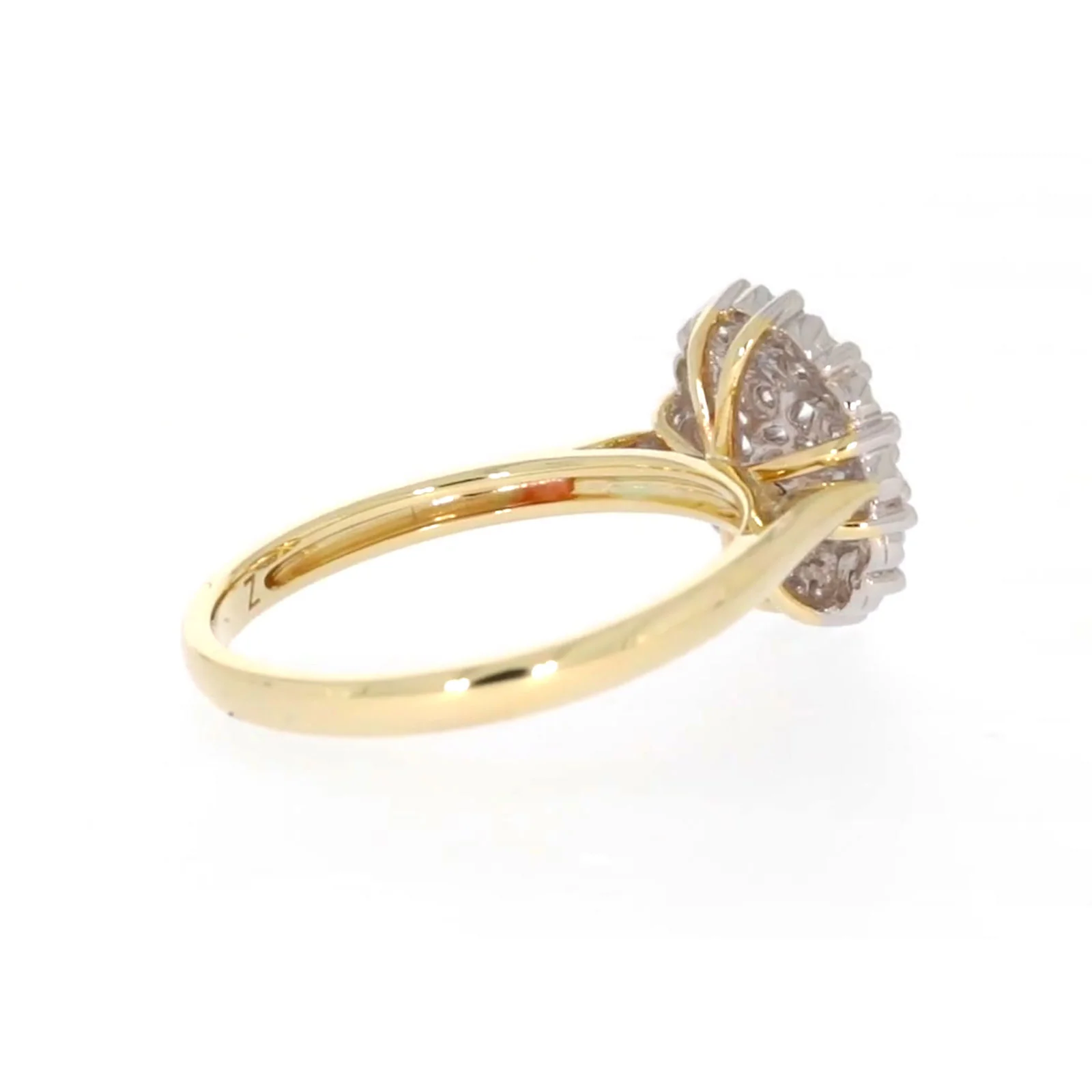 9ct Two Tone Gold Round Brilliant Cut 0.10 CARAT tw of Diamonds Ring - Image 50