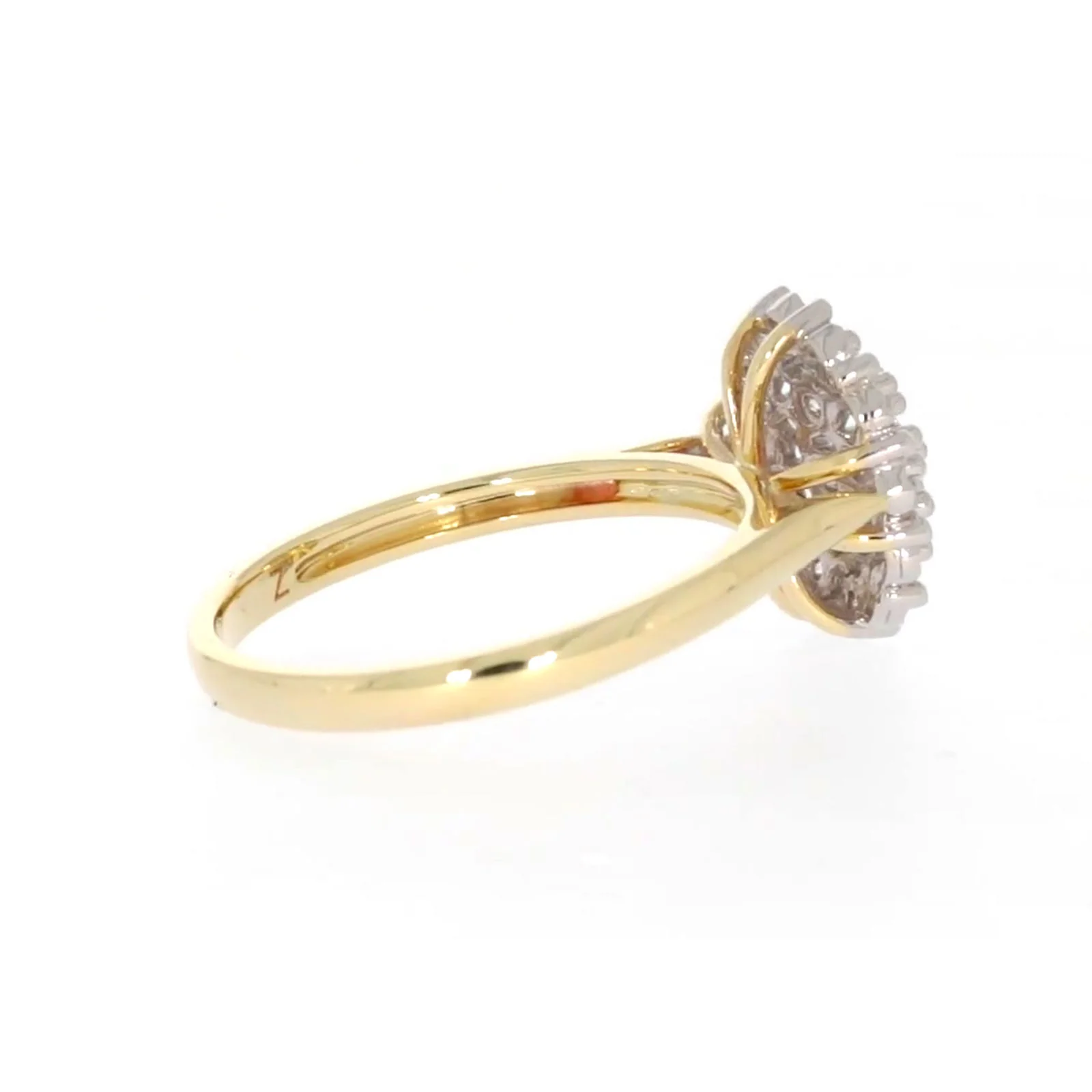 9ct Two Tone Gold Round Brilliant Cut 0.10 CARAT tw of Diamonds Ring - Image 52