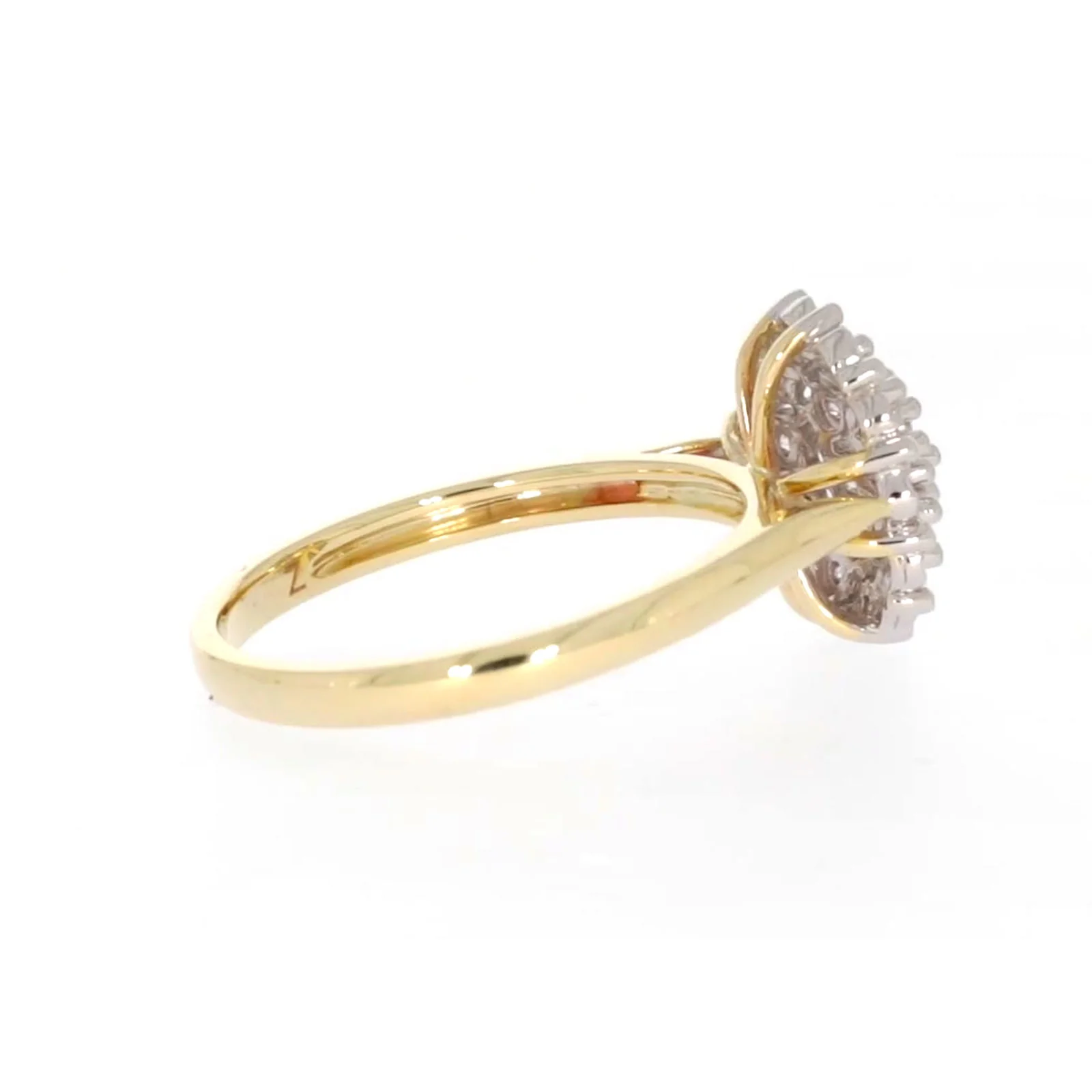 9ct Two Tone Gold Round Brilliant Cut 0.10 CARAT tw of Diamonds Ring - Image 53