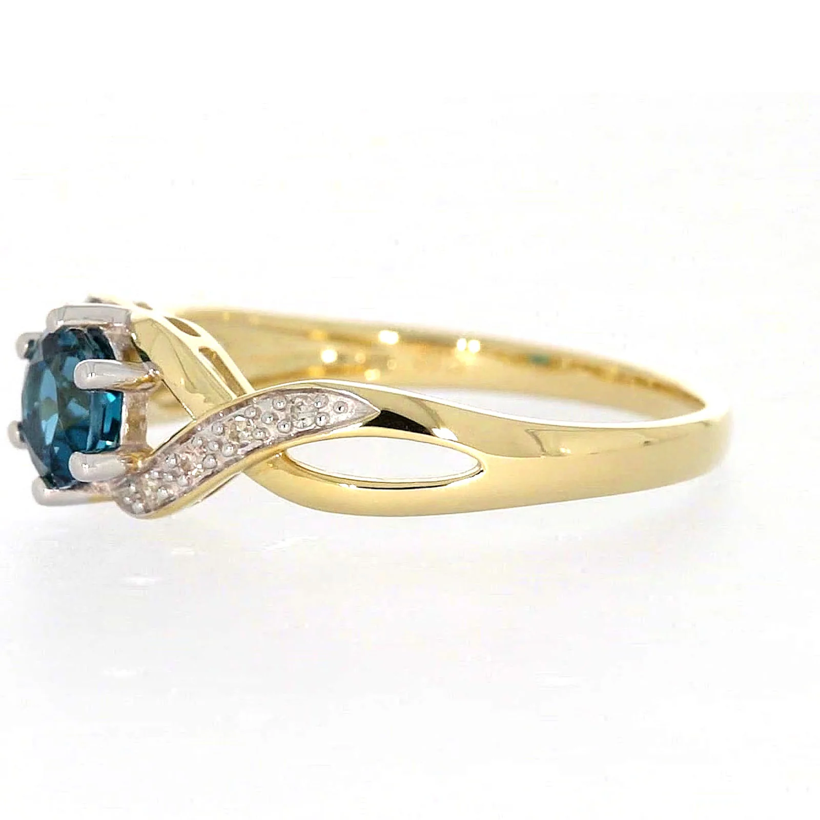 9ct Yellow Gold Round Brilliant Cut Blue Topaz Diamond Set Ring - Image 14