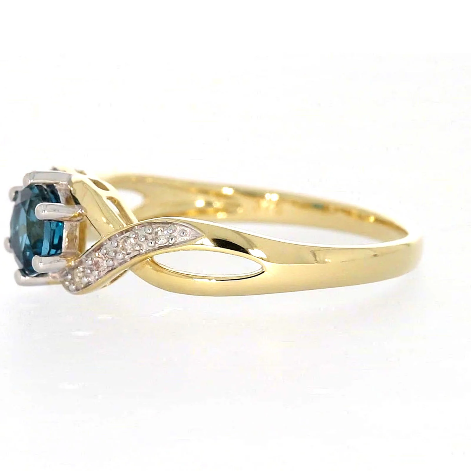 9ct Yellow Gold Round Brilliant Cut Blue Topaz Diamond Set Ring - Image 15