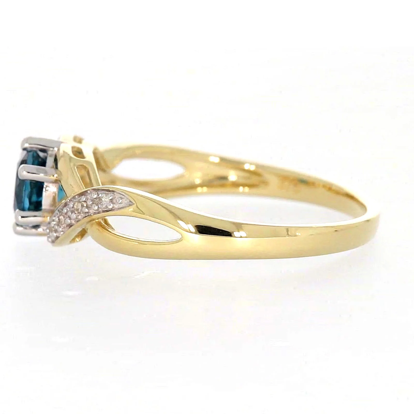 9ct Yellow Gold Round Brilliant Cut Blue Topaz Diamond Set Ring - Image 19