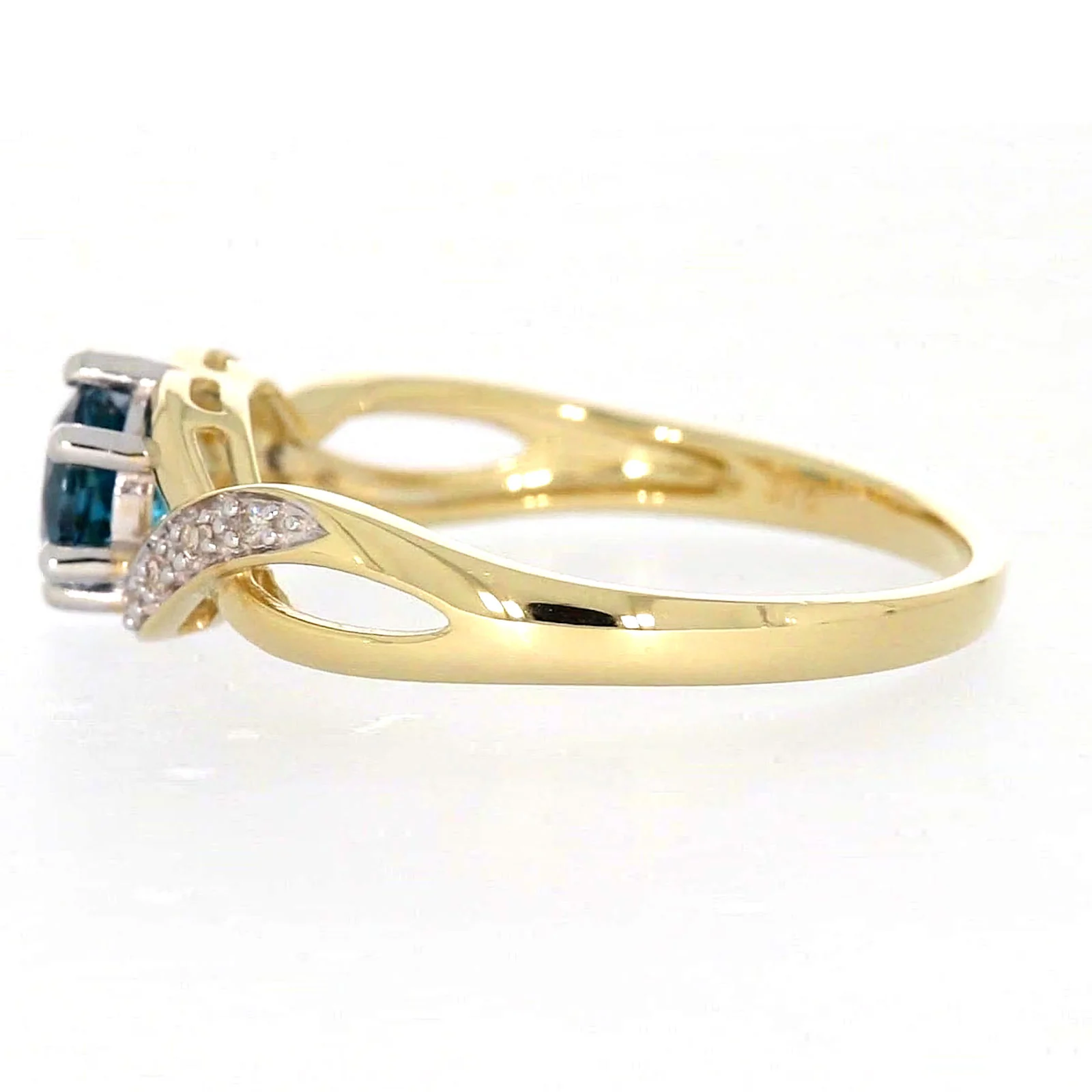 9ct Yellow Gold Round Brilliant Cut Blue Topaz Diamond Set Ring - Image 20