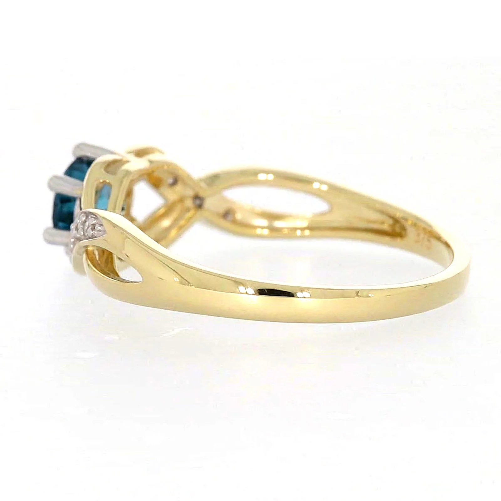 9ct Yellow Gold Round Brilliant Cut Blue Topaz Diamond Set Ring - Image 25