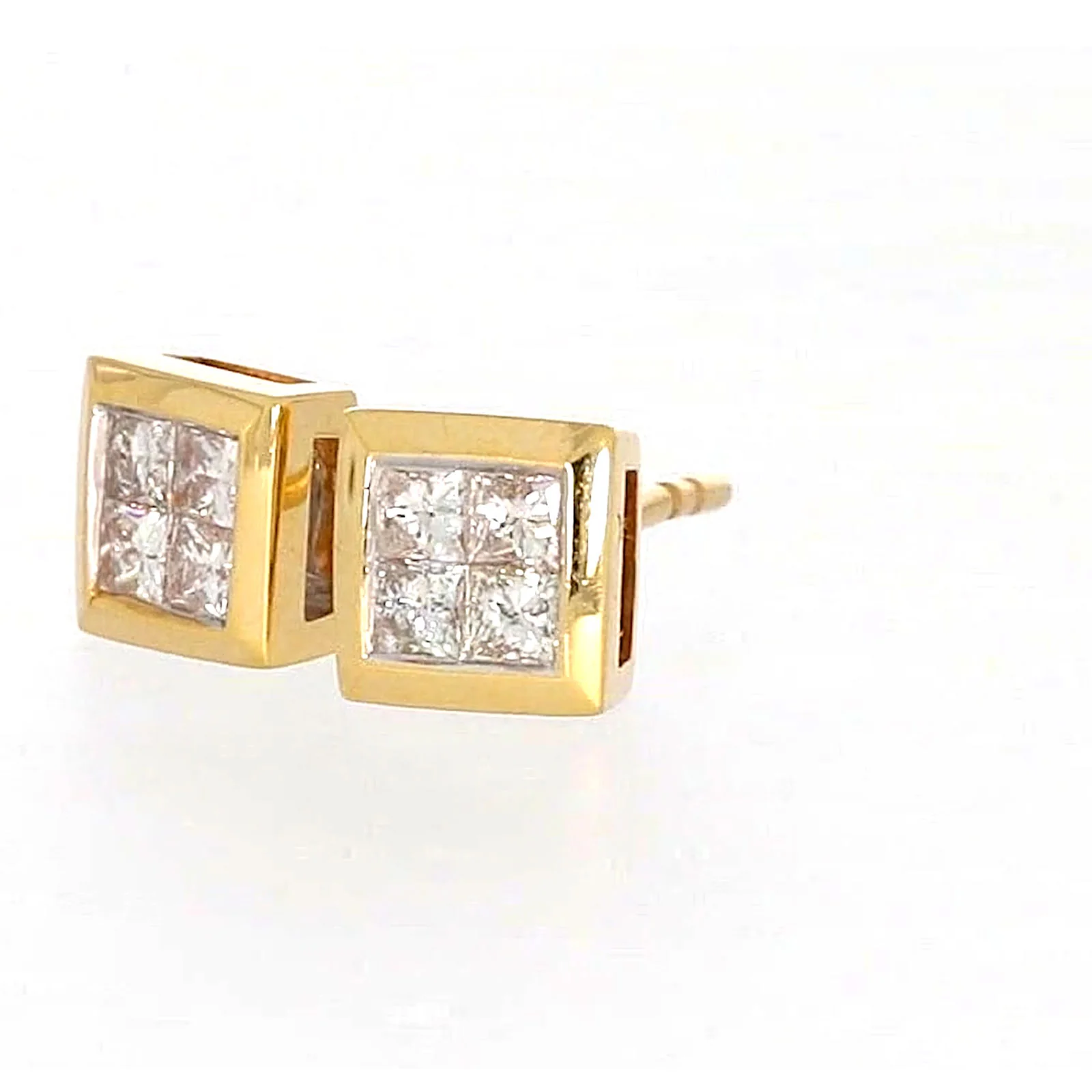 New York 14ct Yellow Gold Princess Cut 1/4 CARAT tw of Diamonds Stud Earrings - Image 10