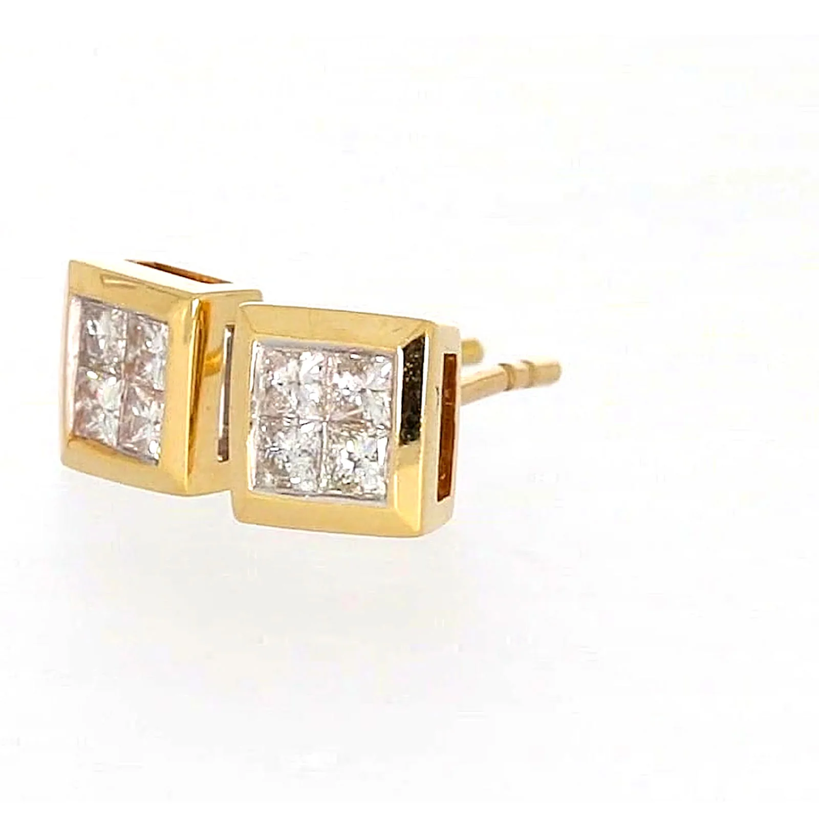 New York 14ct Yellow Gold Princess Cut 1/4 CARAT tw of Diamonds Stud Earrings - Image 11