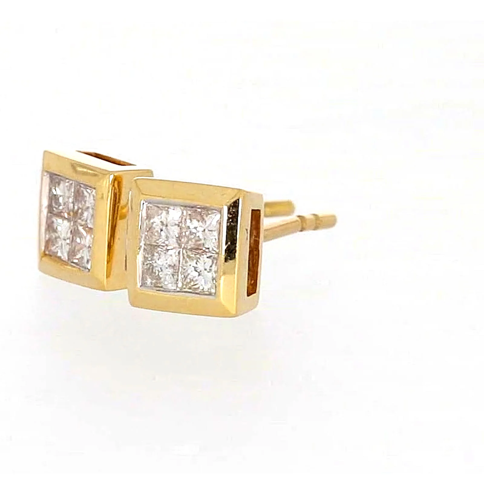 New York 14ct Yellow Gold Princess Cut 1/4 CARAT tw of Diamonds Stud Earrings - Image 12