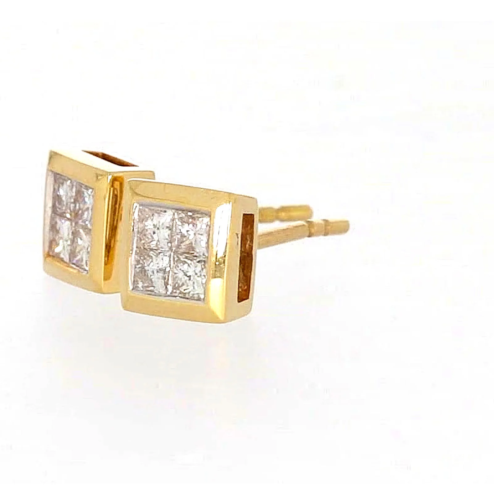 New York 14ct Yellow Gold Princess Cut 1/4 CARAT tw of Diamonds Stud Earrings - Image 13