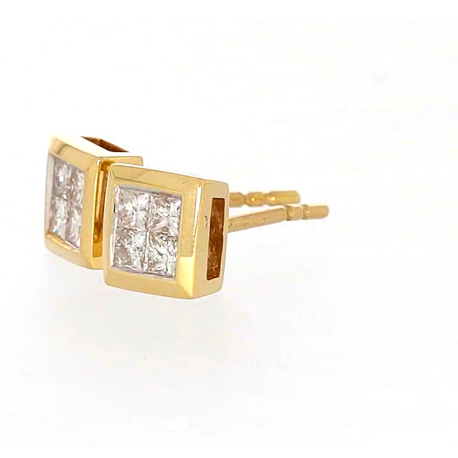 New York 14ct Yellow Gold Princess Cut 1/4 CARAT tw of Diamonds Stud Earrings - Image 14