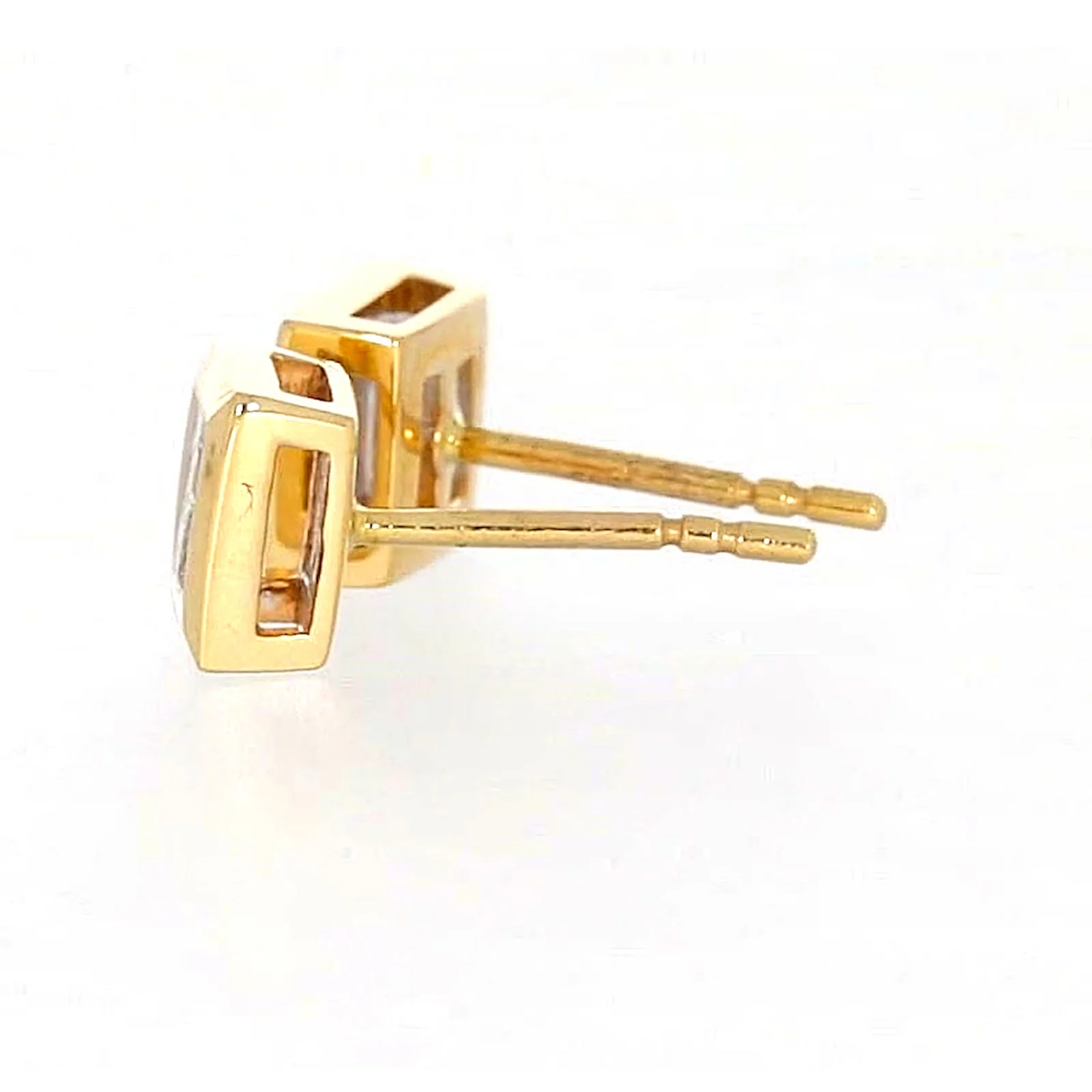 New York 14ct Yellow Gold Princess Cut 1/4 CARAT tw of Diamonds Stud Earrings - Image 23