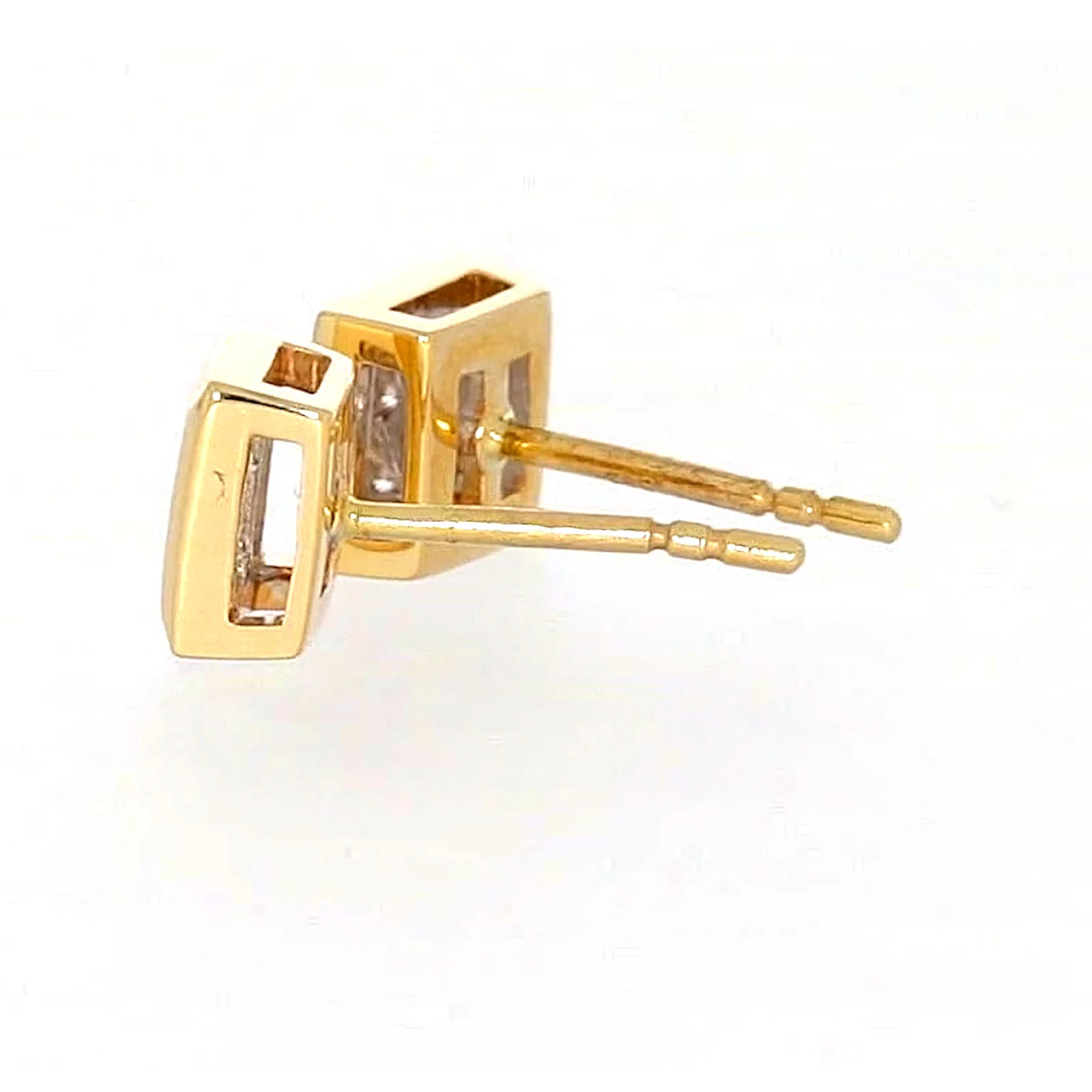 New York 14ct Yellow Gold Princess Cut 1/4 CARAT tw of Diamonds Stud Earrings - Image 25