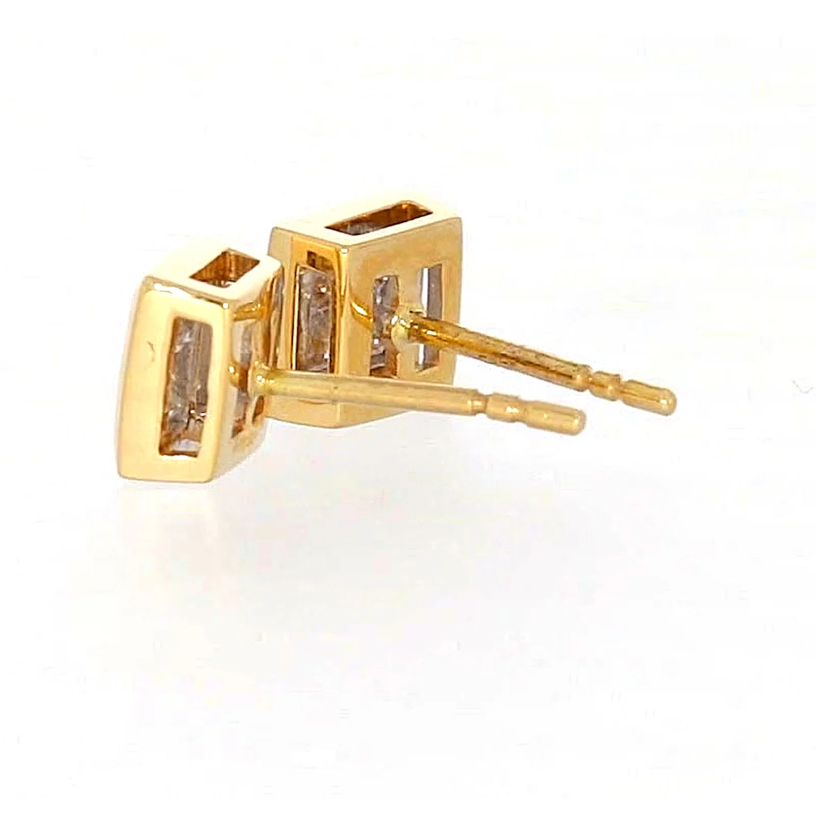 New York 14ct Yellow Gold Princess Cut 1/4 CARAT tw of Diamonds Stud Earrings - Image 27
