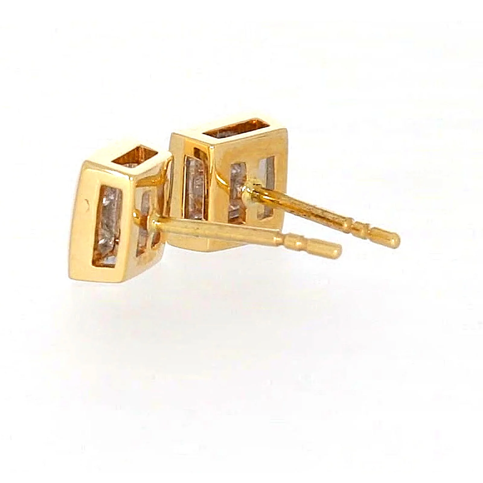 New York 14ct Yellow Gold Princess Cut 1/4 CARAT tw of Diamonds Stud Earrings - Image 28
